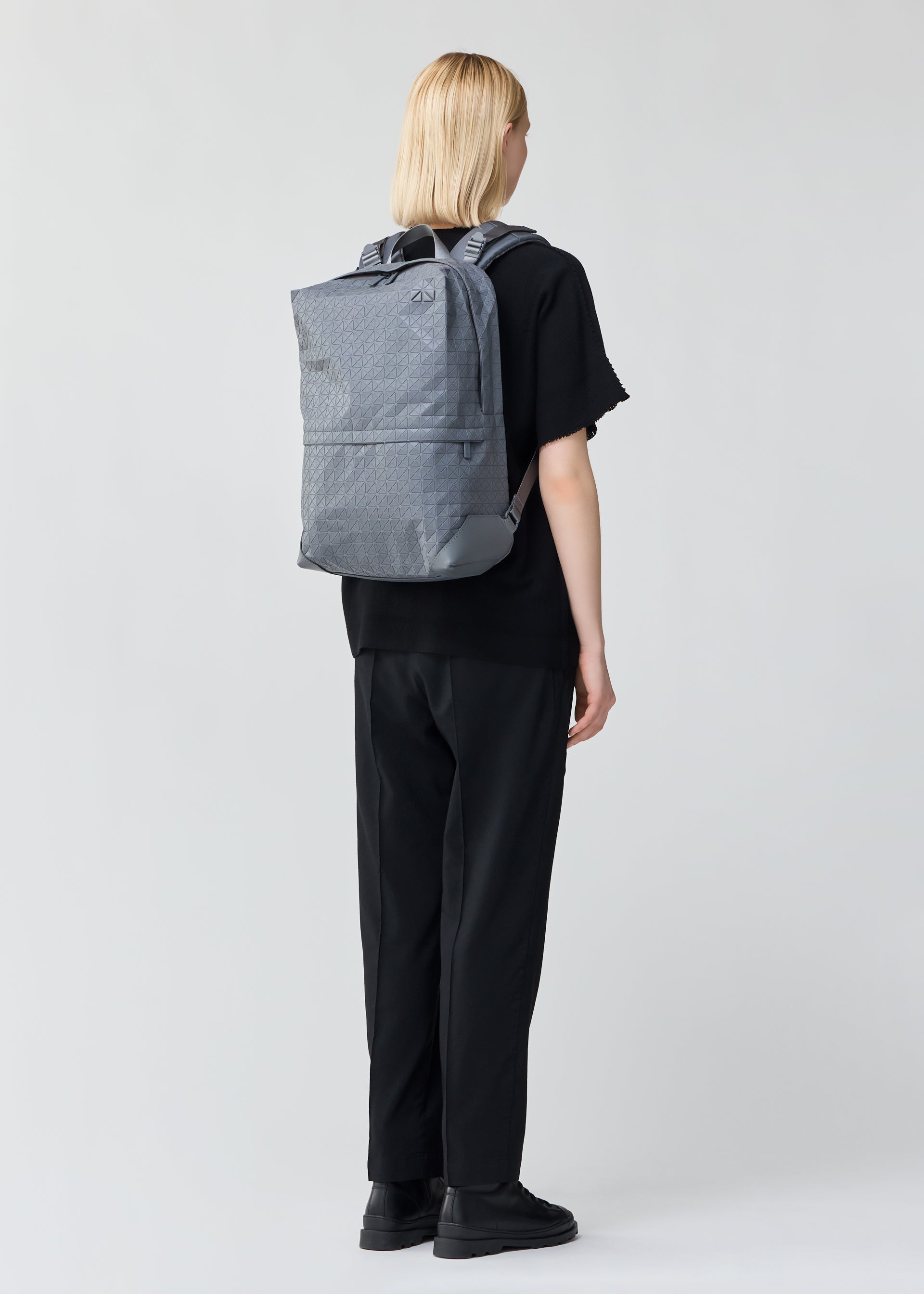 LINER ONE-TONE、バッグ&財布_バックパック、着用画像2