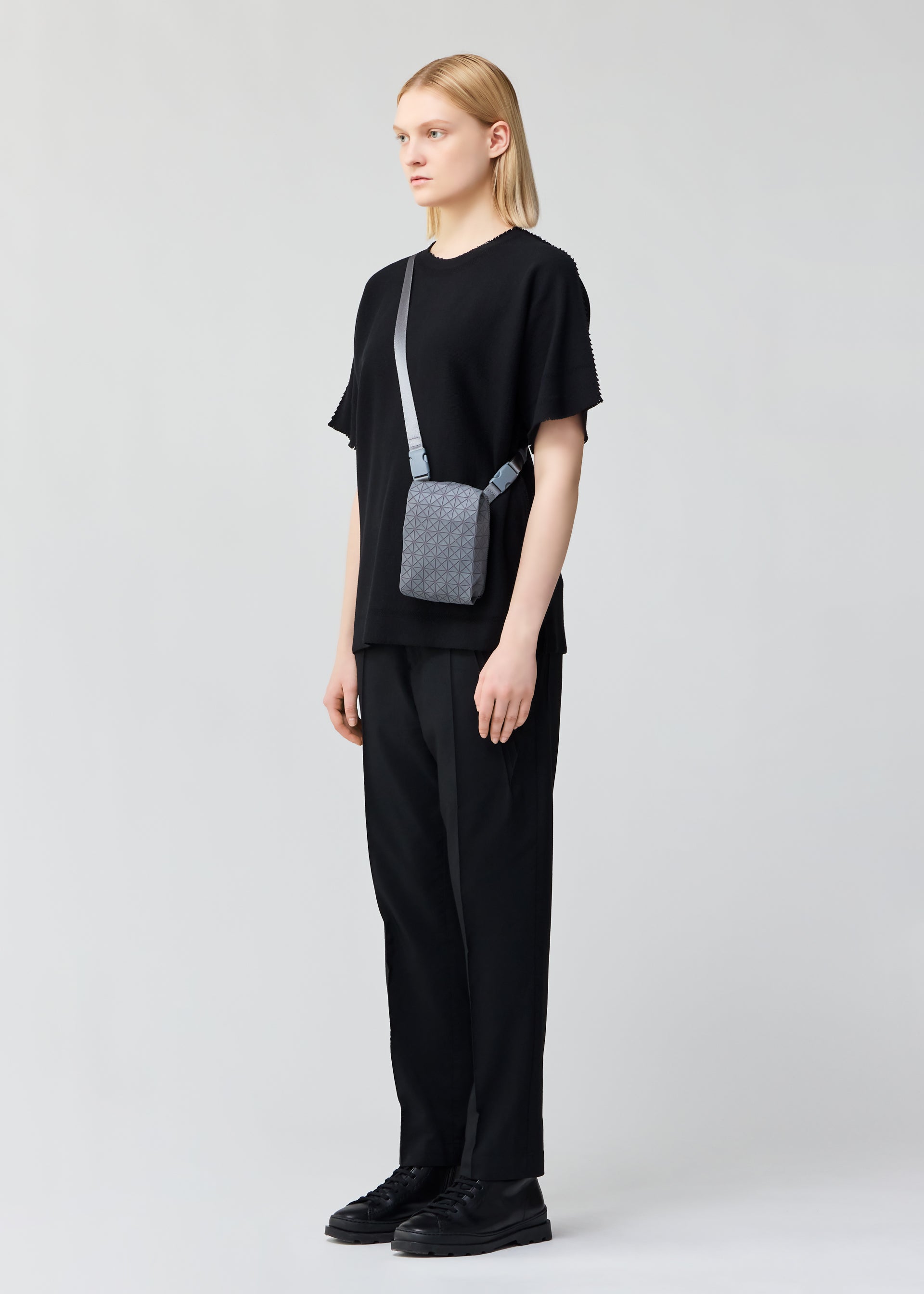 ISSEY MIYAKE MEN イッセイミヤケ コンパクト 折り財布 二つ折り
