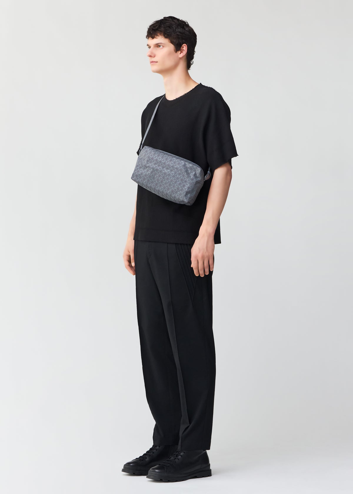 SADDLE BAG ONE-TONE、バッグ&財布_ショルダーバッグ、着用画像1