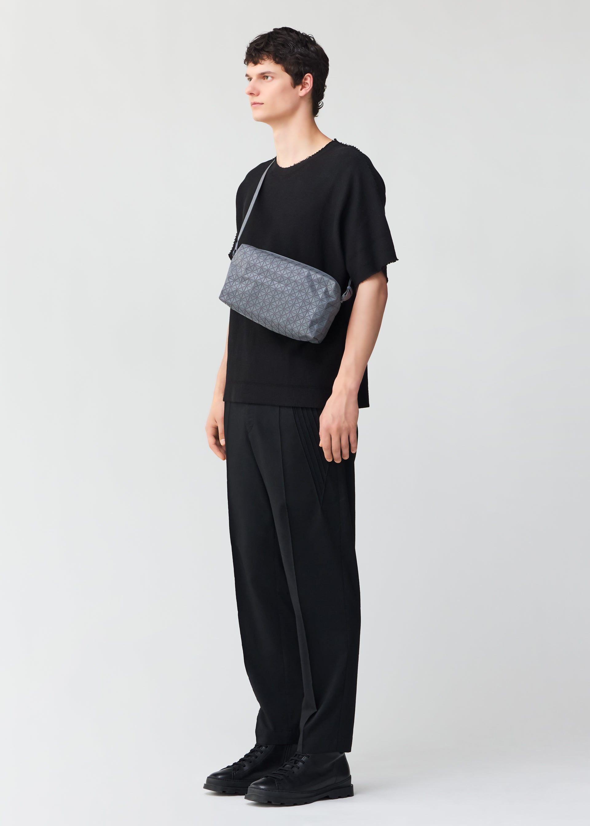 SADDLE BAG ONE-TONE、バッグ&財布_ショルダーバッグ、着用画像1