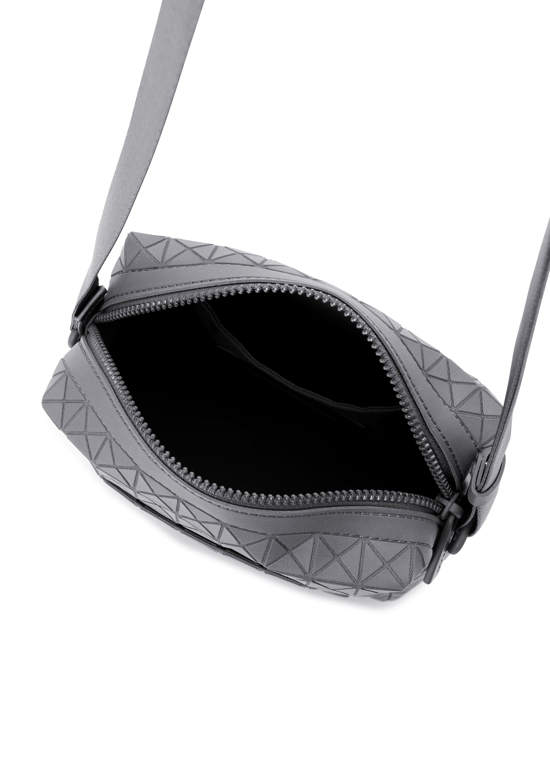 VOYAGER ONE-TONE – isseymiyake.com