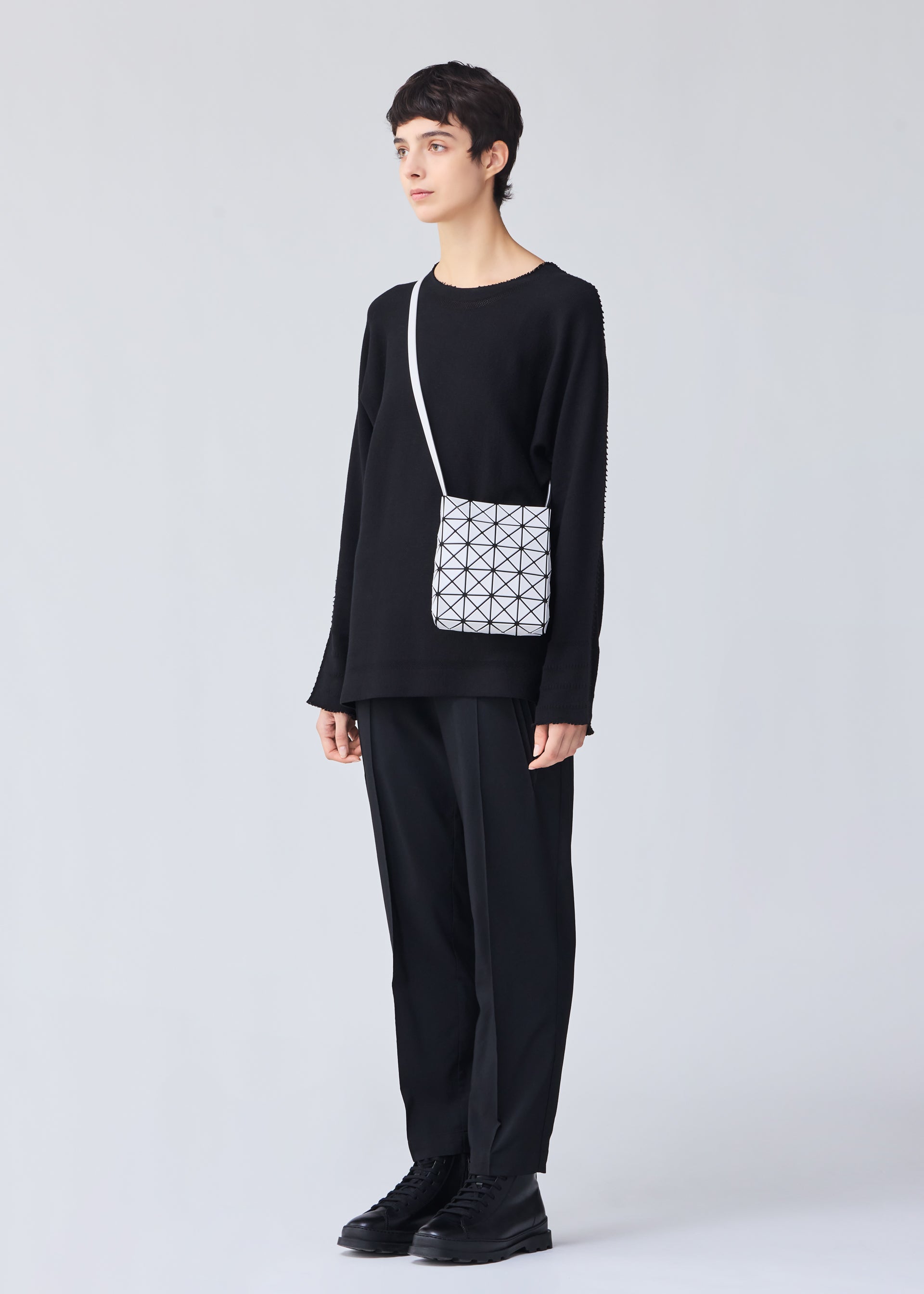 バッグ＆財布／ショルダーバッグ – isseymiyake.com