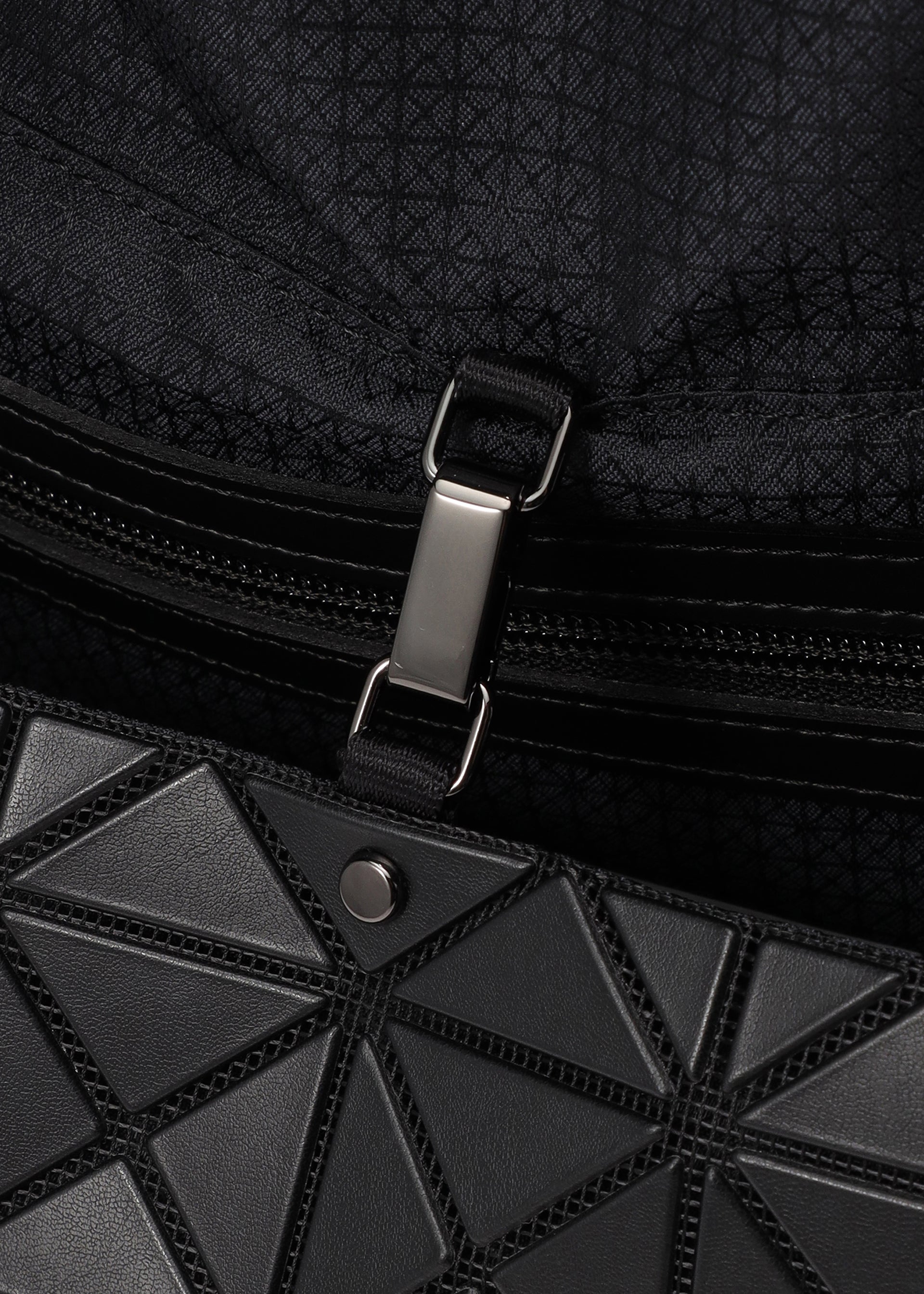 BAO BAO ISSEY MIYAKE プリズム ウエストバッグ PRISM SAC – isseymiyake.com