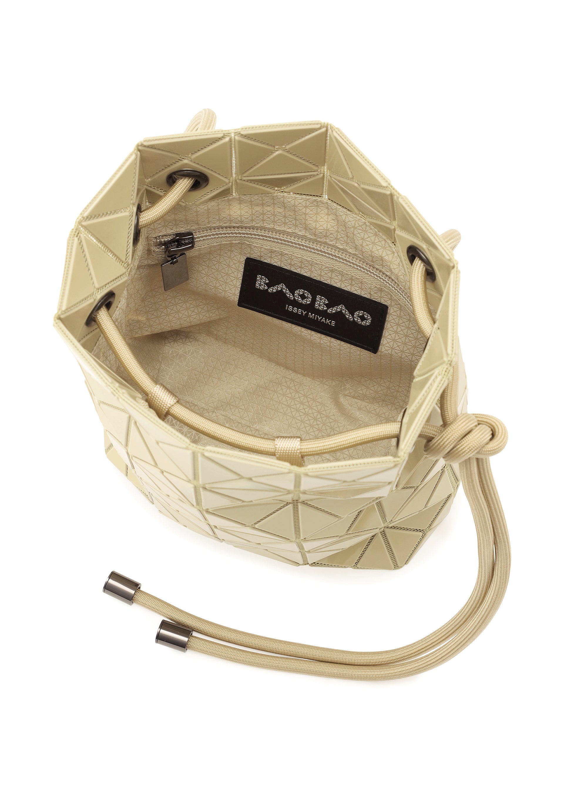 WRING ONE-TONE – isseymiyake.com