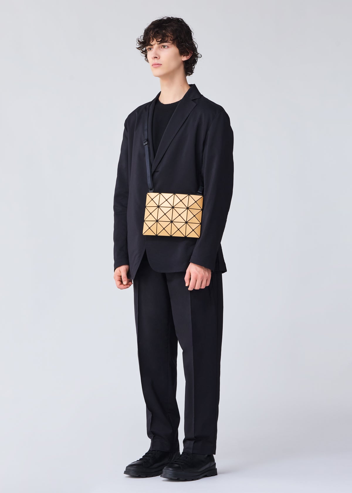 LUCENT METALLIC、バッグ&財布_ショルダーバッグ、着用画像2