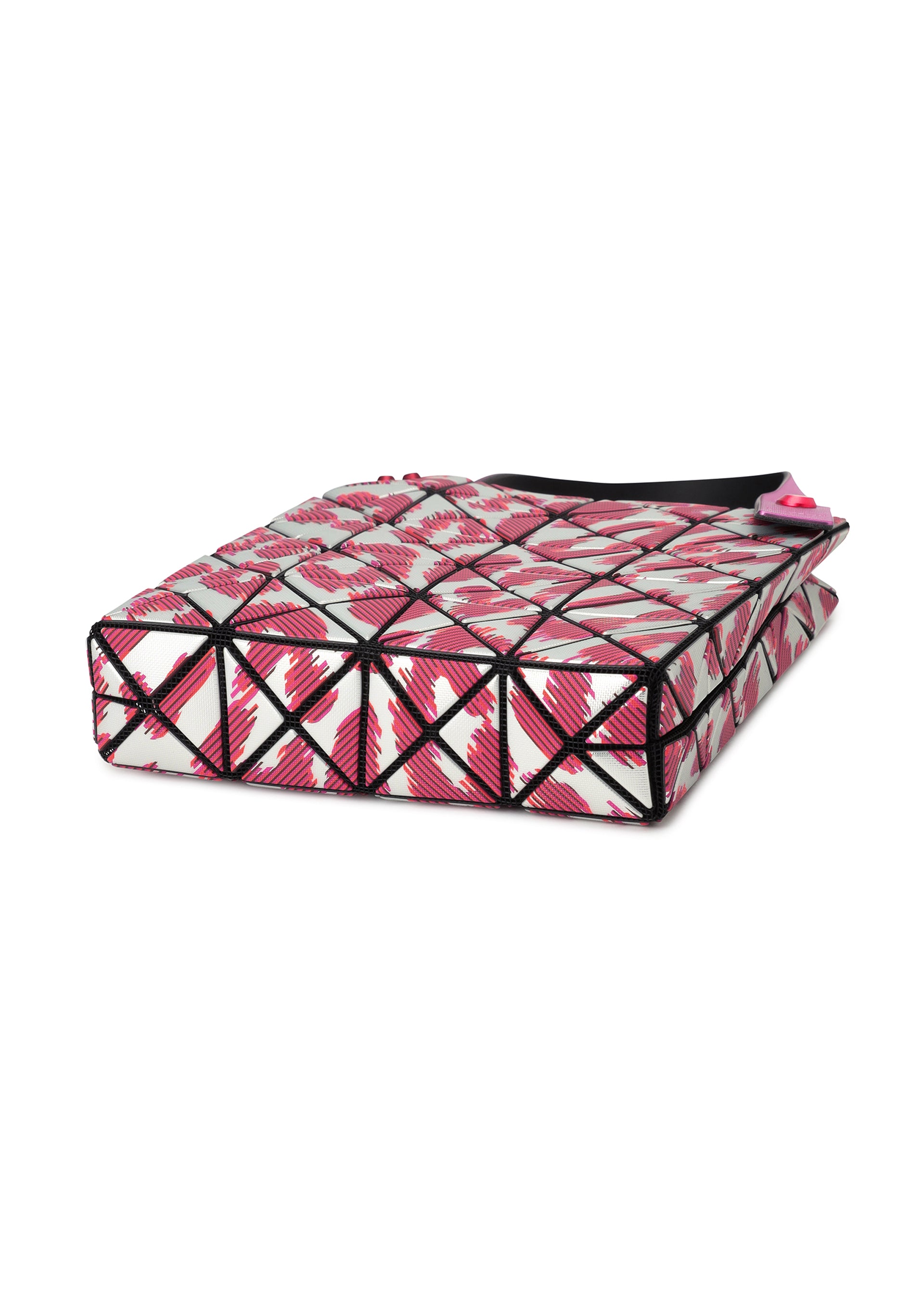 CHIMERA – isseymiyake.com