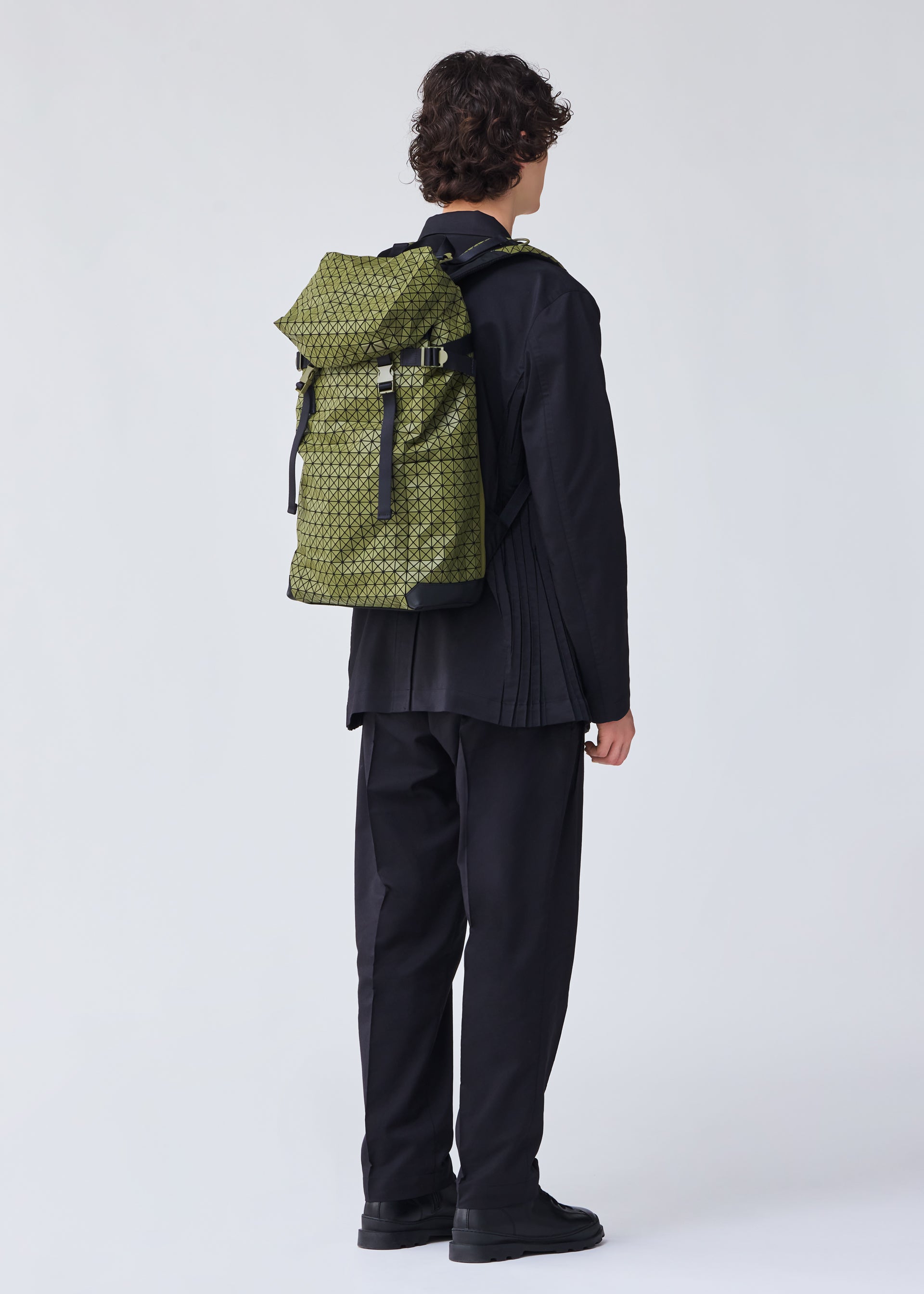 BAOBAO ISSEY MIYAKE リュック グリーン 楽天市場】【送料無料】【中古】 ISSEY MIYAKE イッセイミヤケ