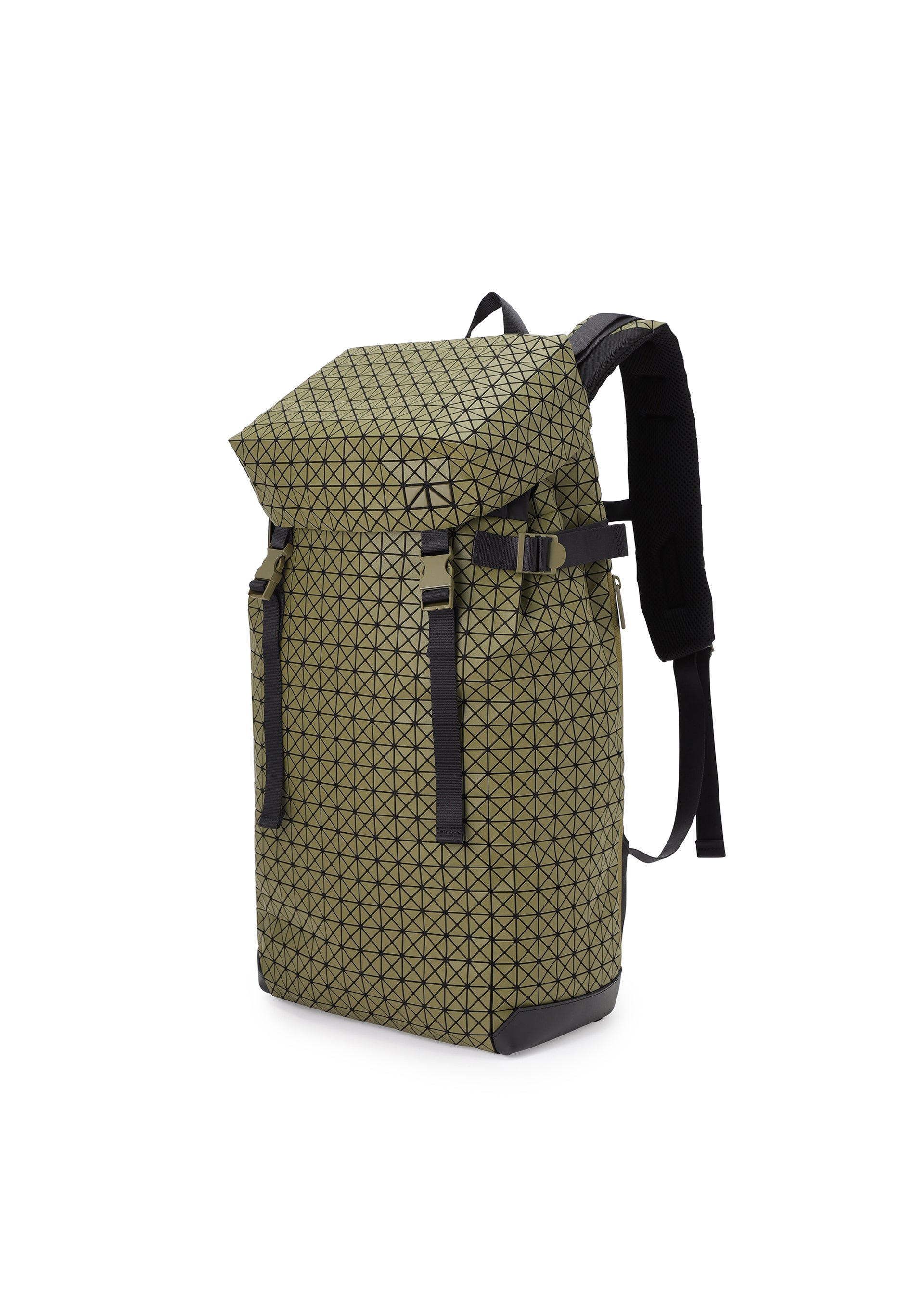 HIKER – isseymiyake.com