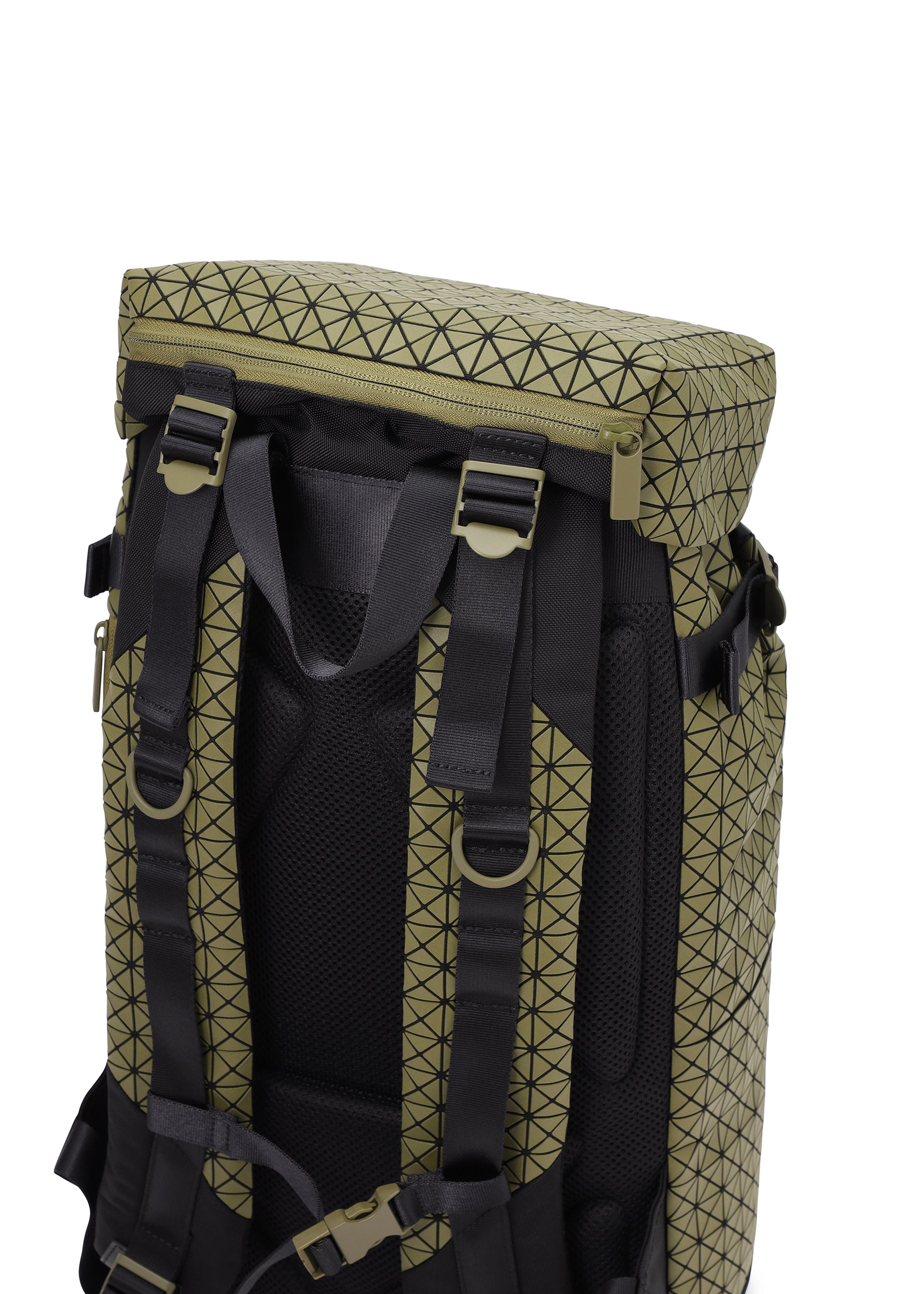 HIKER – isseymiyake.com