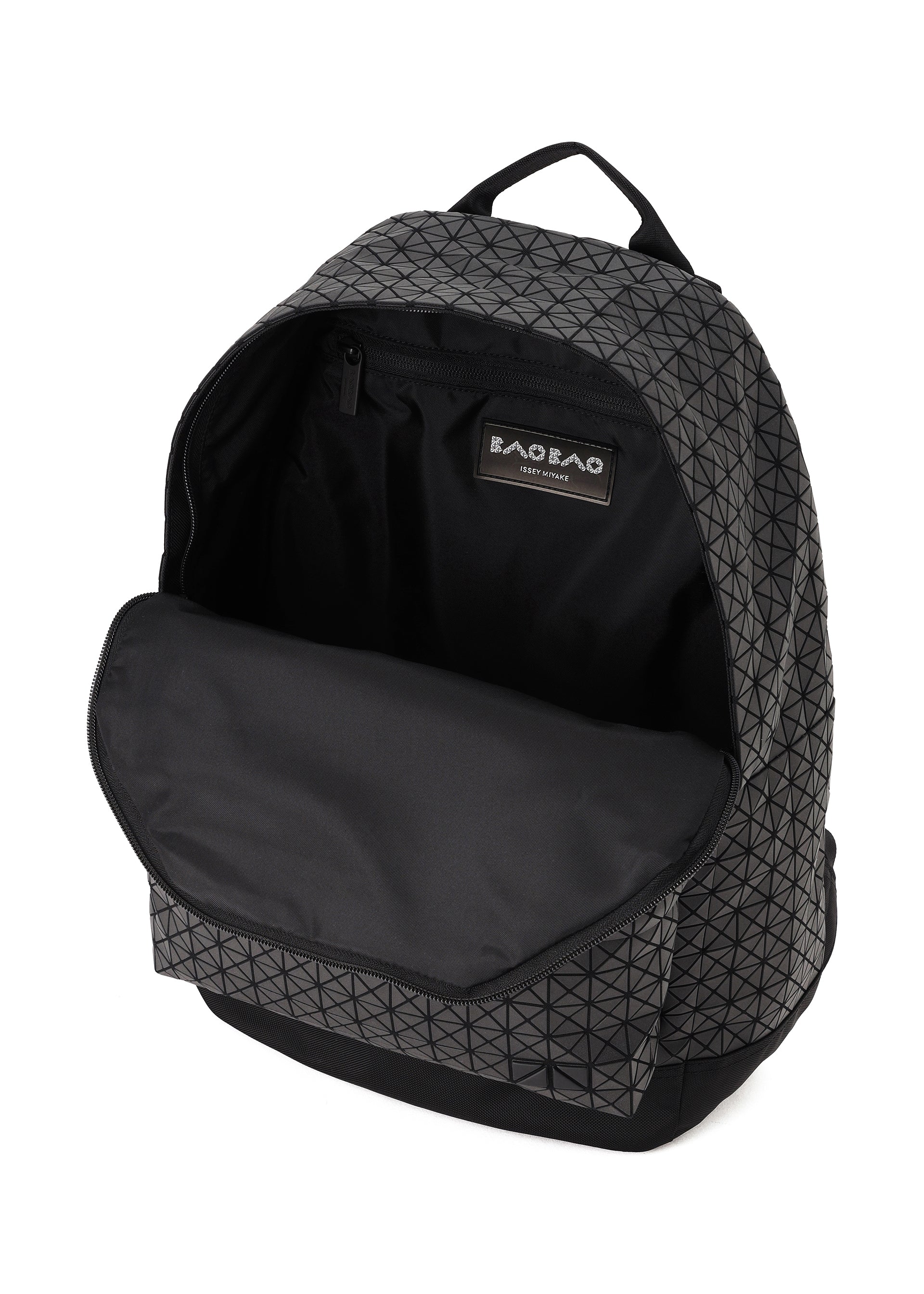 DAYPACK – isseymiyake.com