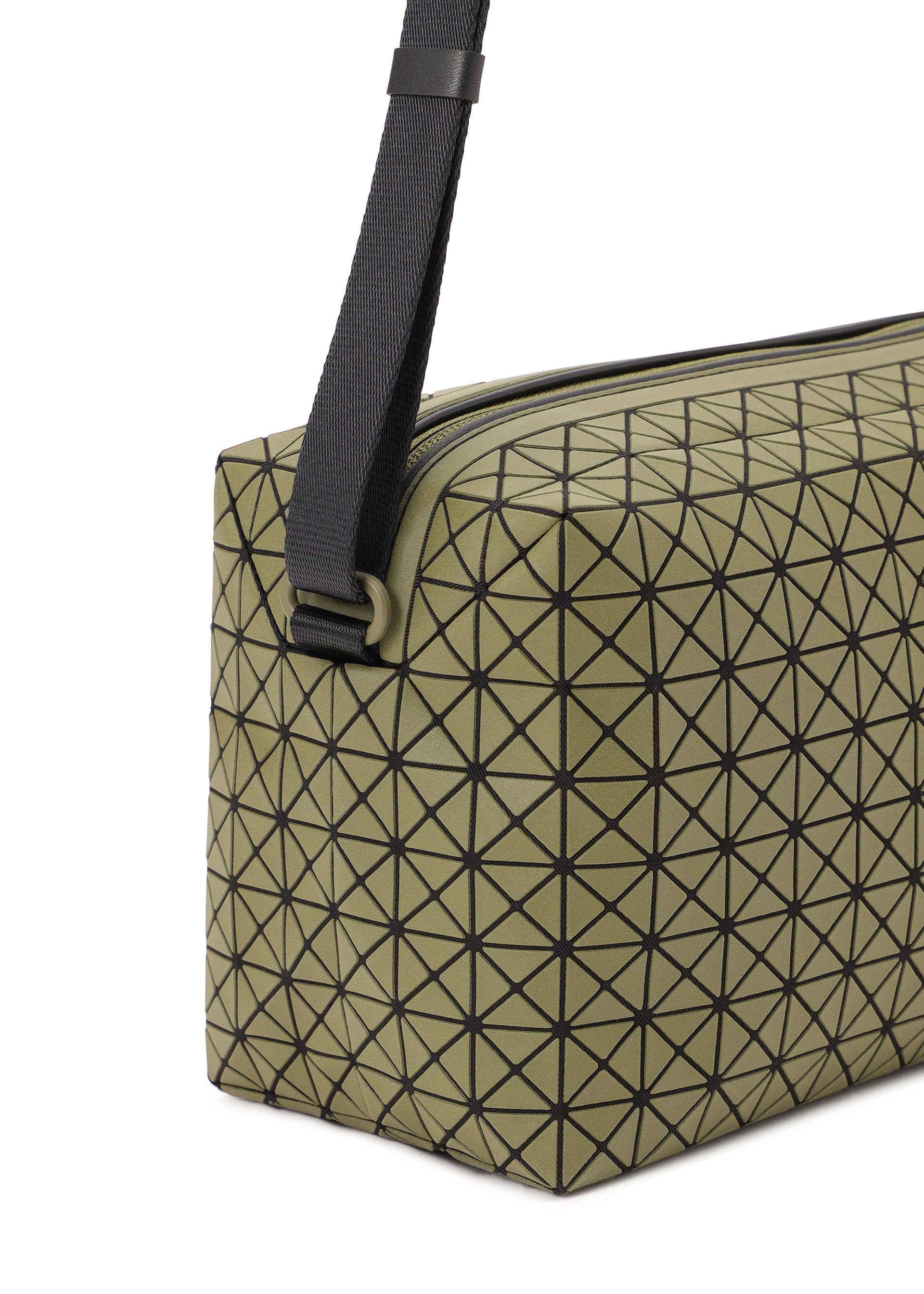 SADDLE BAG – isseymiyake.com