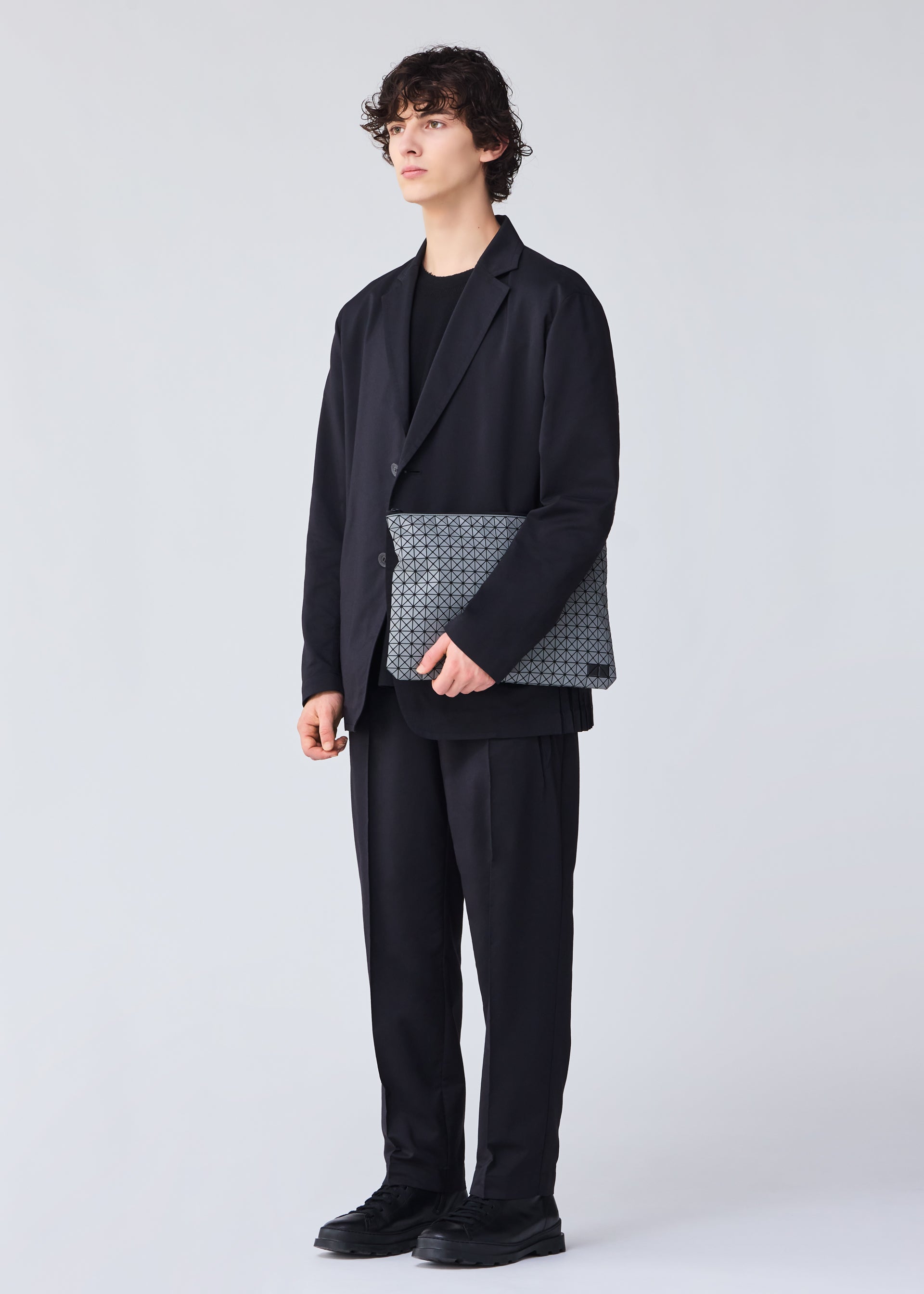 バッグ＆財布／ポーチ＆クラッチバッグ – isseymiyake.com