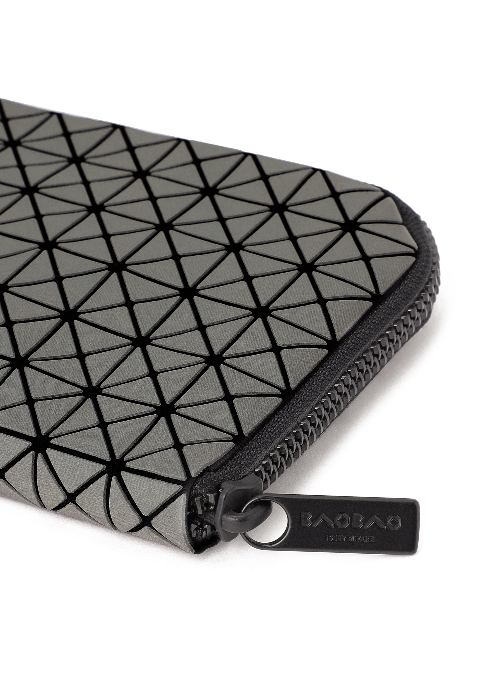 BOUND – isseymiyake.com