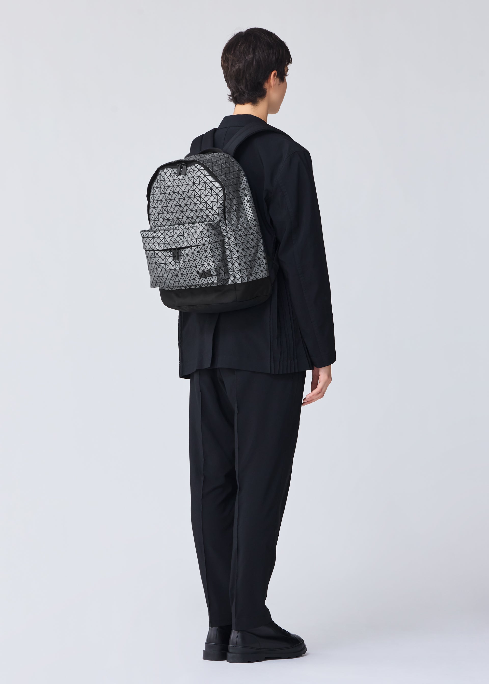 ISSEY MIYAKE グレー バックパック Amazon.co.jp: BAO BAO ISSEY MIYAKE [KURO SERIES] Daypack ONE-TONE