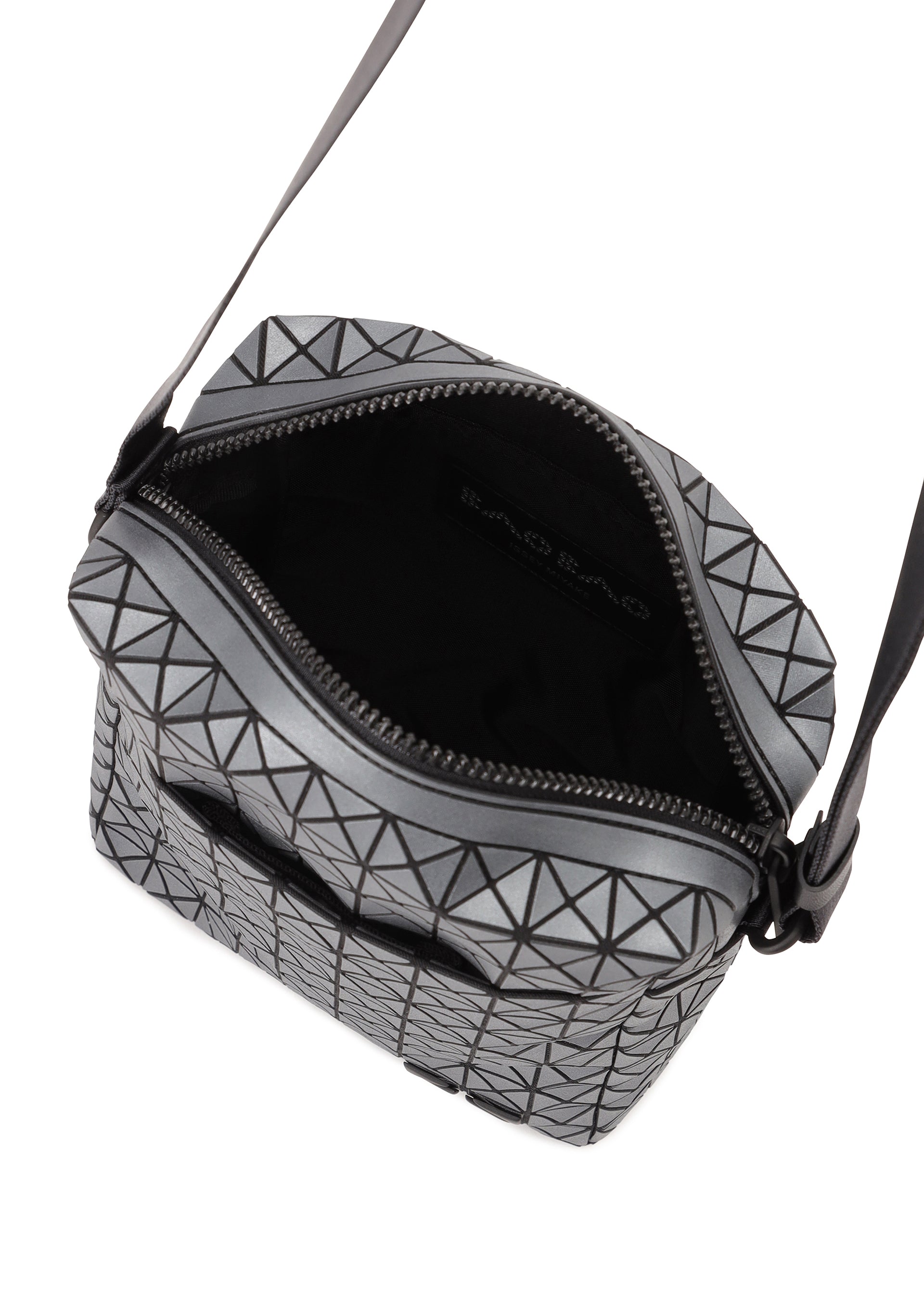 VOYAGER REFLECTOR – isseymiyake.com