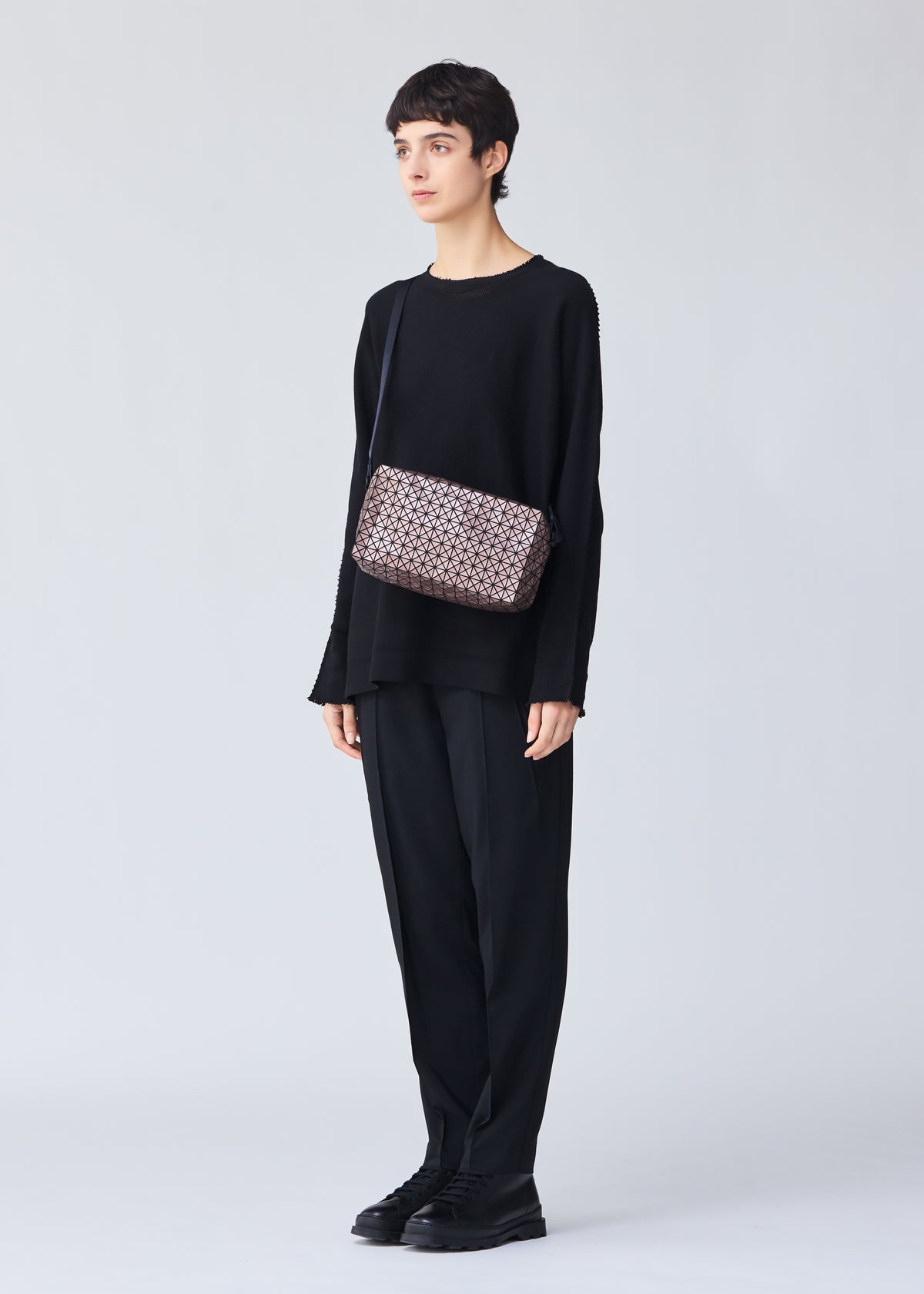 SADDLE BAG METALLIC、バッグ&財布_ショルダーバッグ、着用画像2