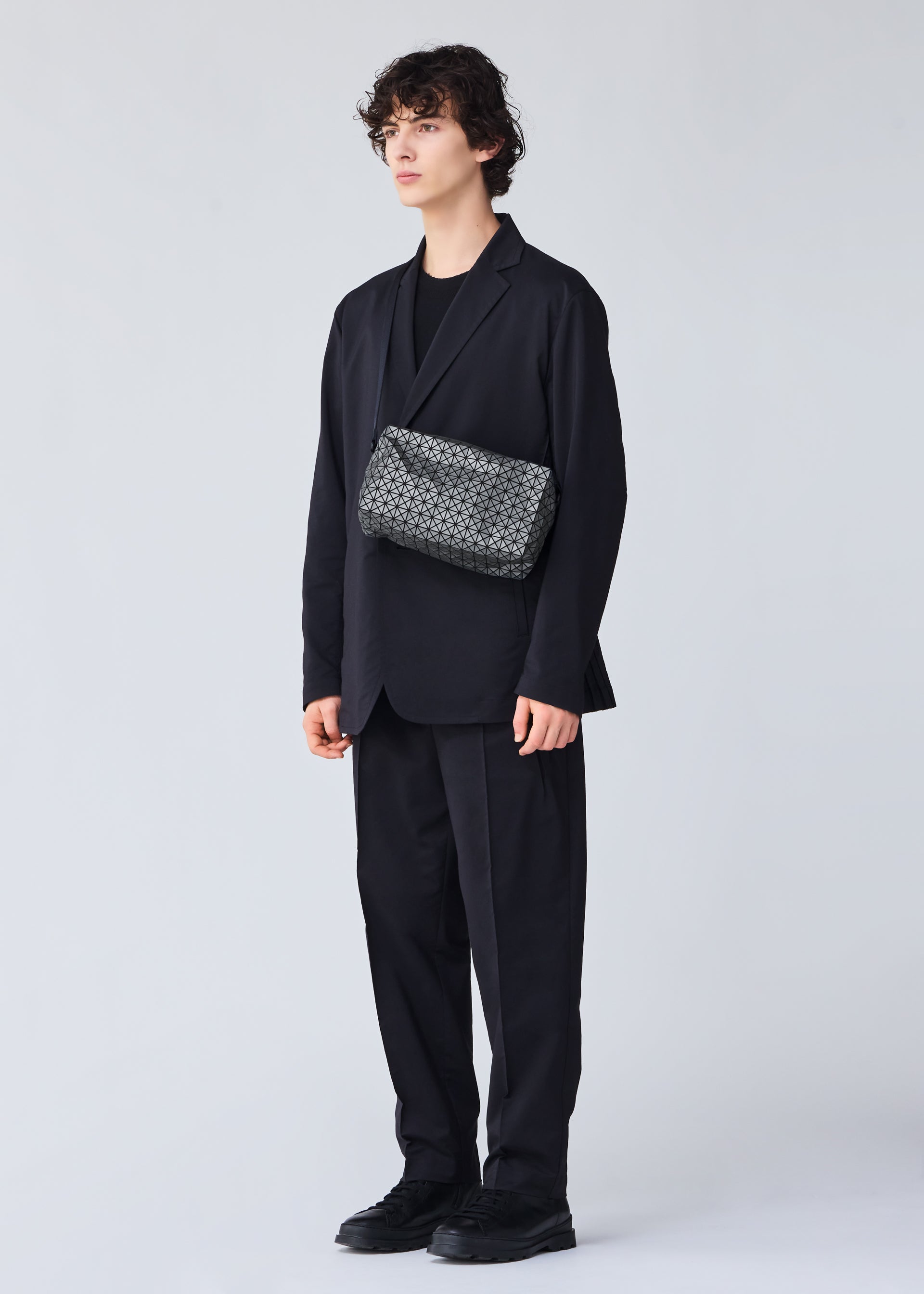 バッグ＆財布／ショルダーバッグ – isseymiyake.com