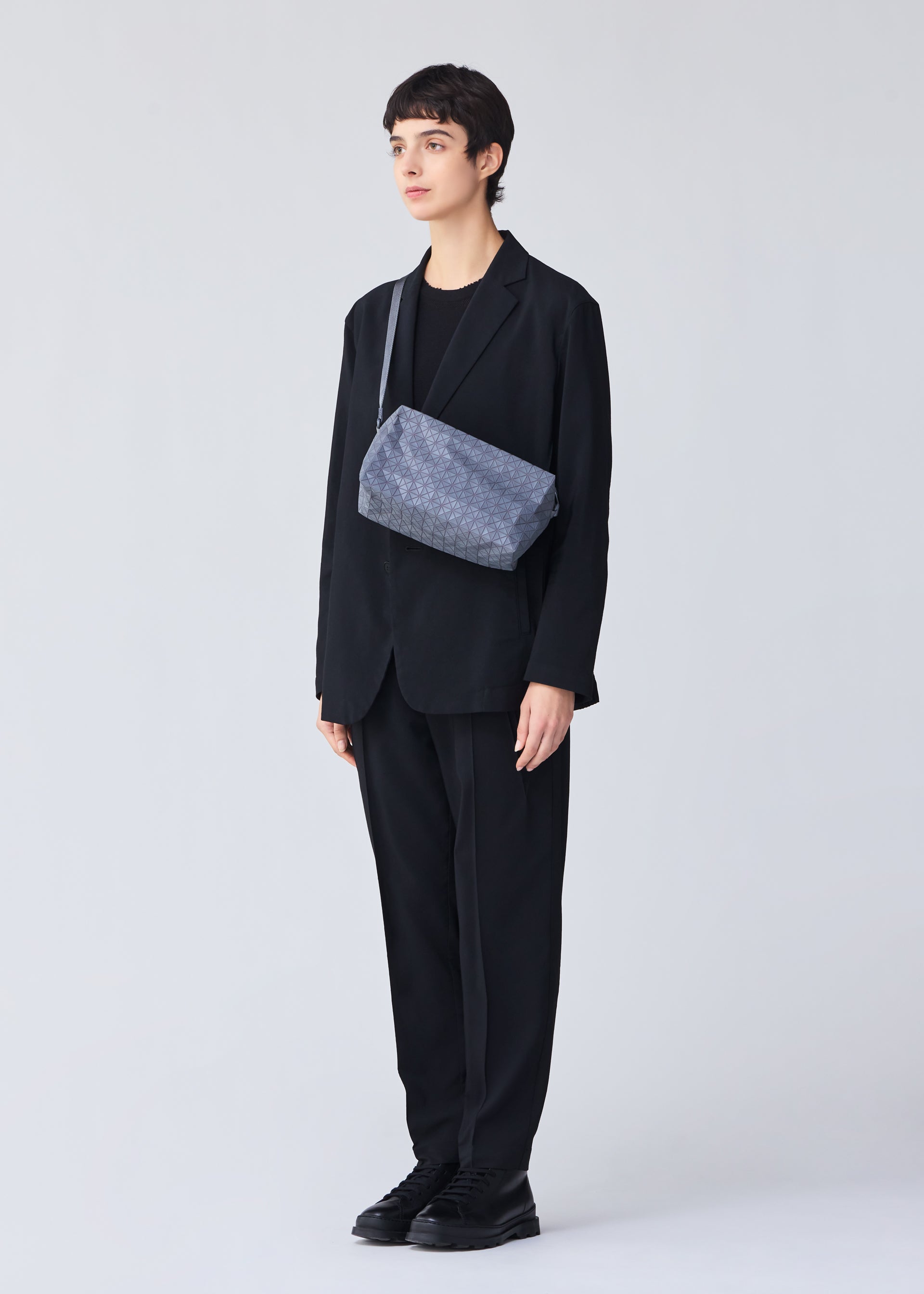 SADDLE BAG ONE-TONE、バッグ&財布_ショルダーバッグ、着用画像2