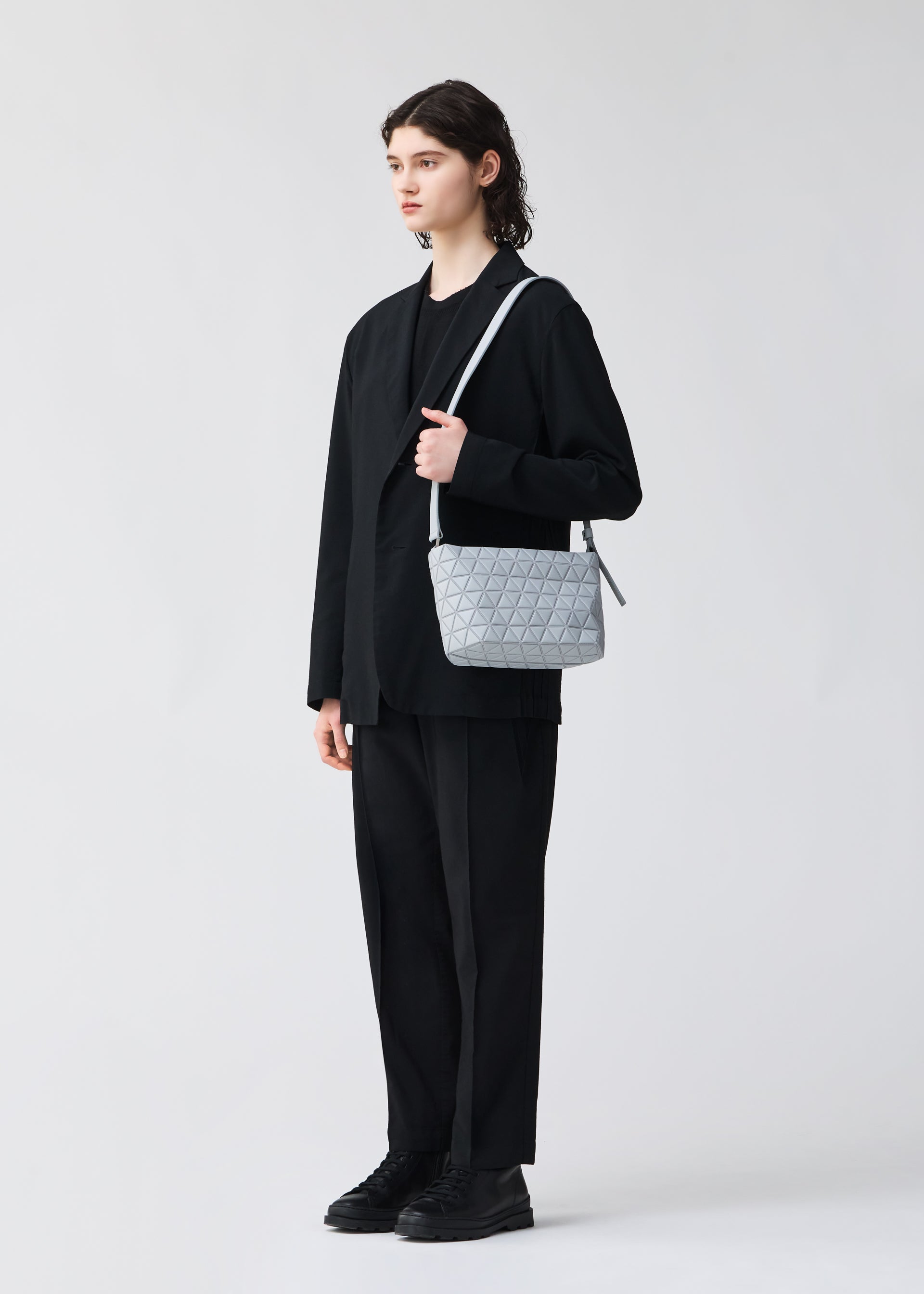 バッグ＆財布／ショルダーバッグ – isseymiyake.com