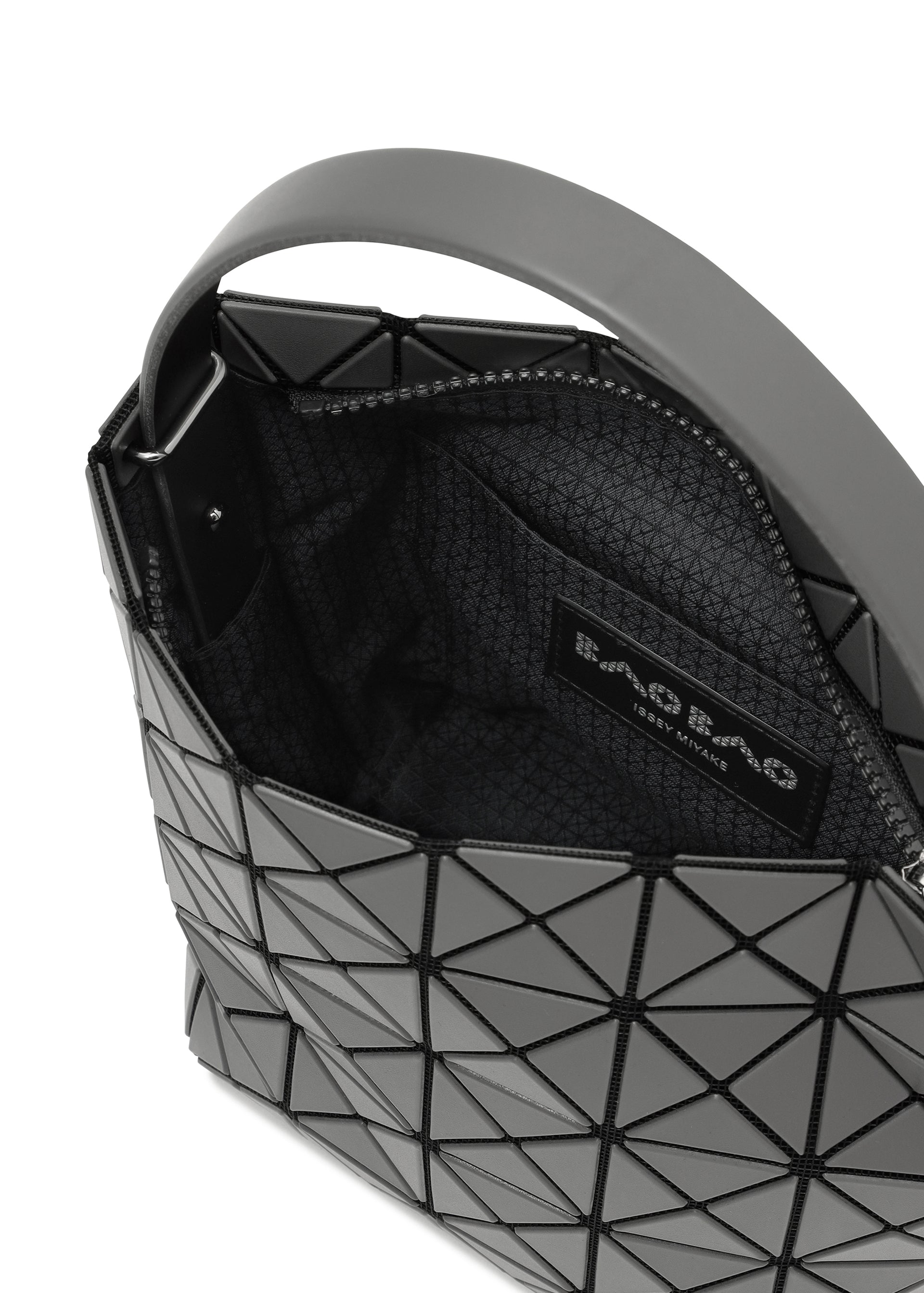 VALLEY – isseymiyake.com