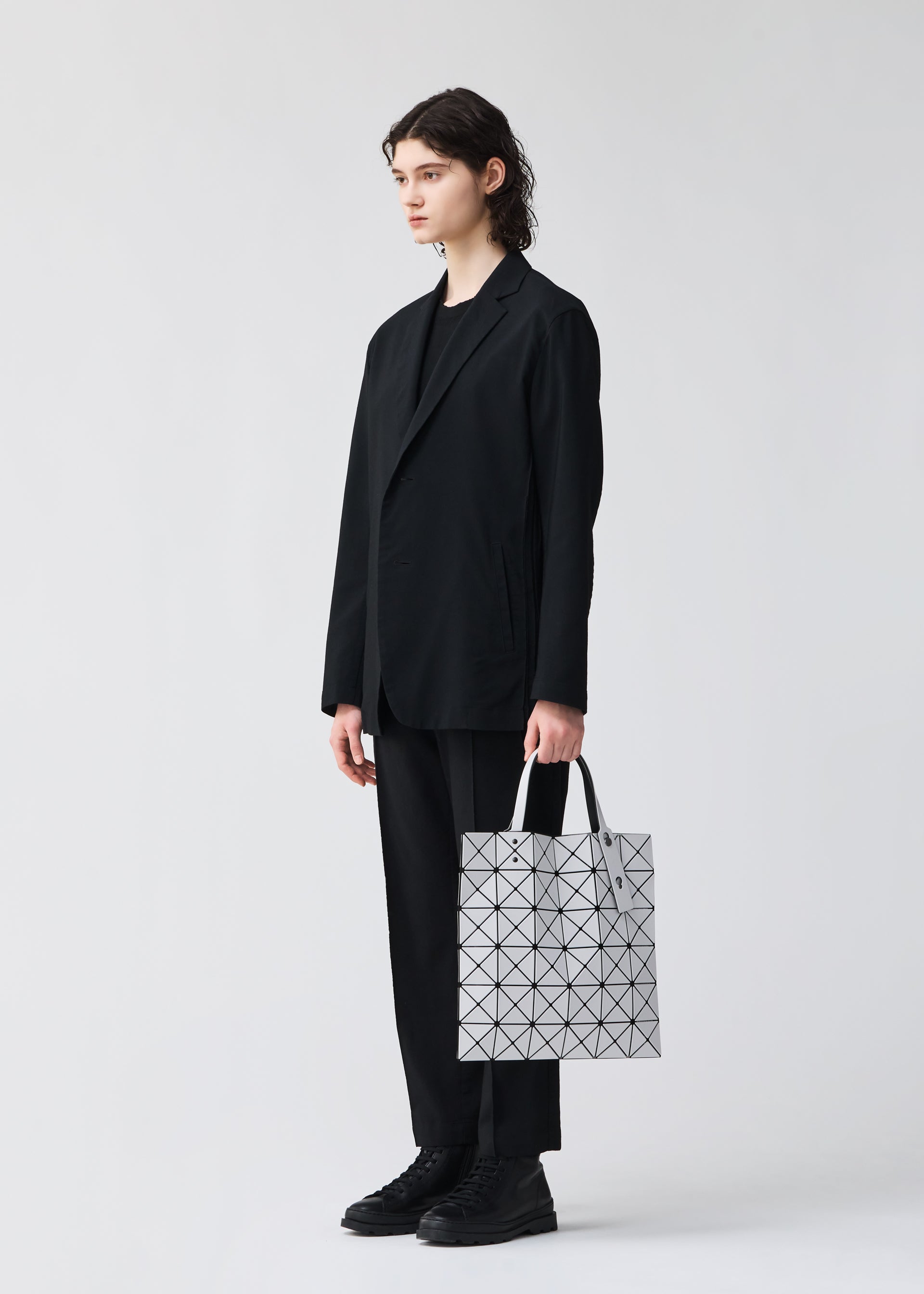 バッグ＆財布 – Page 3 – isseymiyake.com