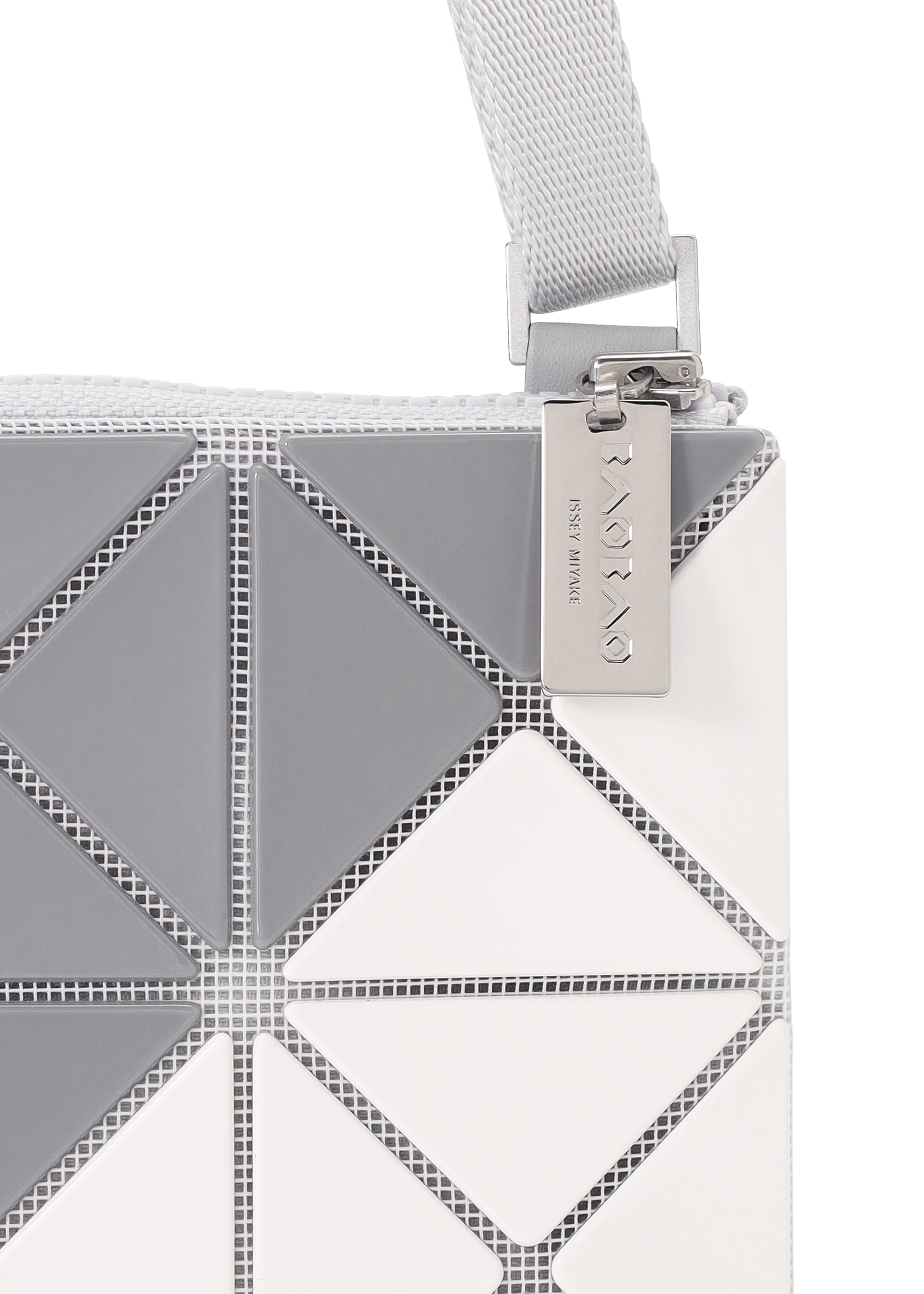 SIGN – isseymiyake.com