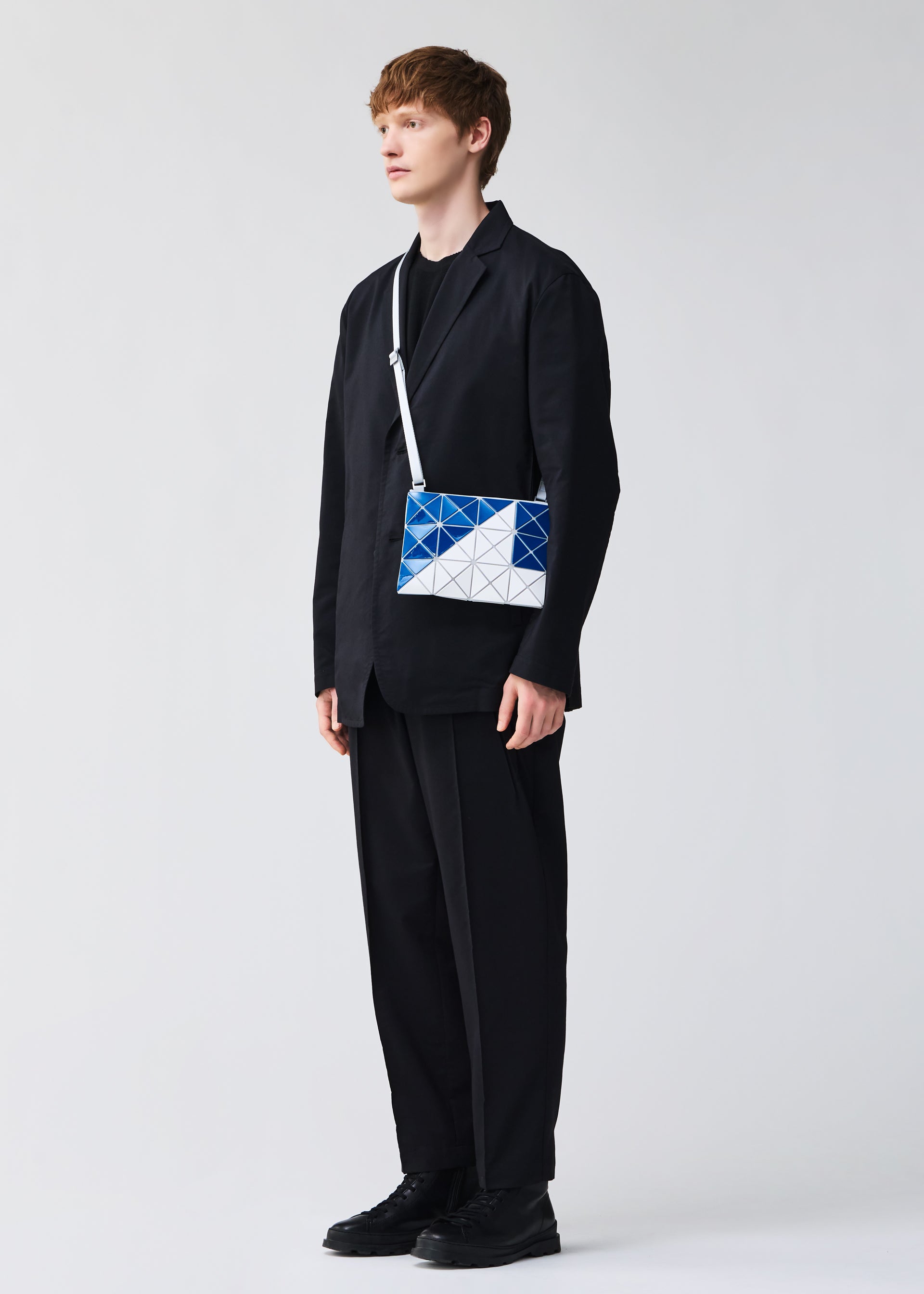 バッグ＆財布／ショルダーバッグ – Page 3 – isseymiyake.com
