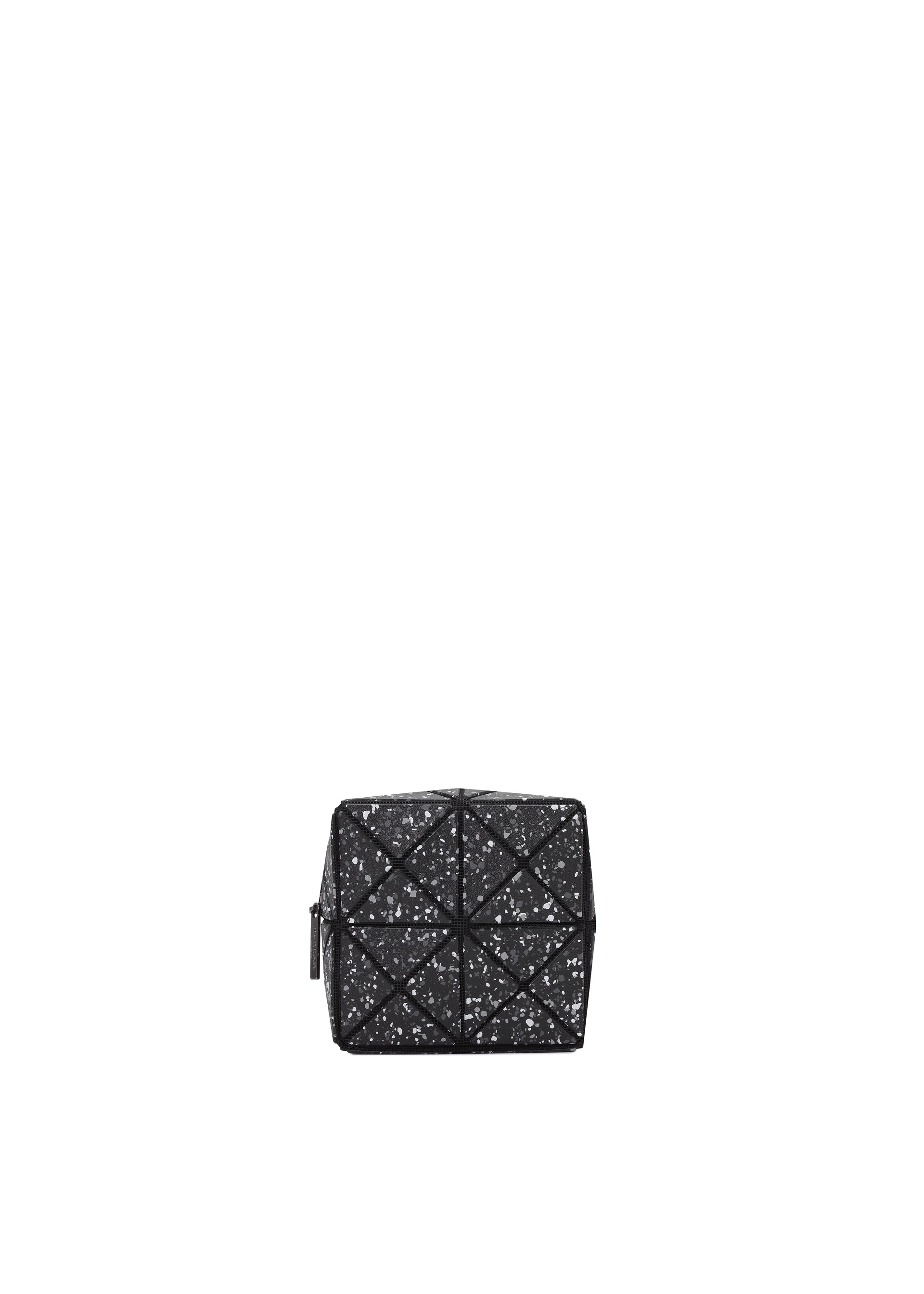 バッグ＆財布／ポーチ＆クラッチバッグ – isseymiyake.com