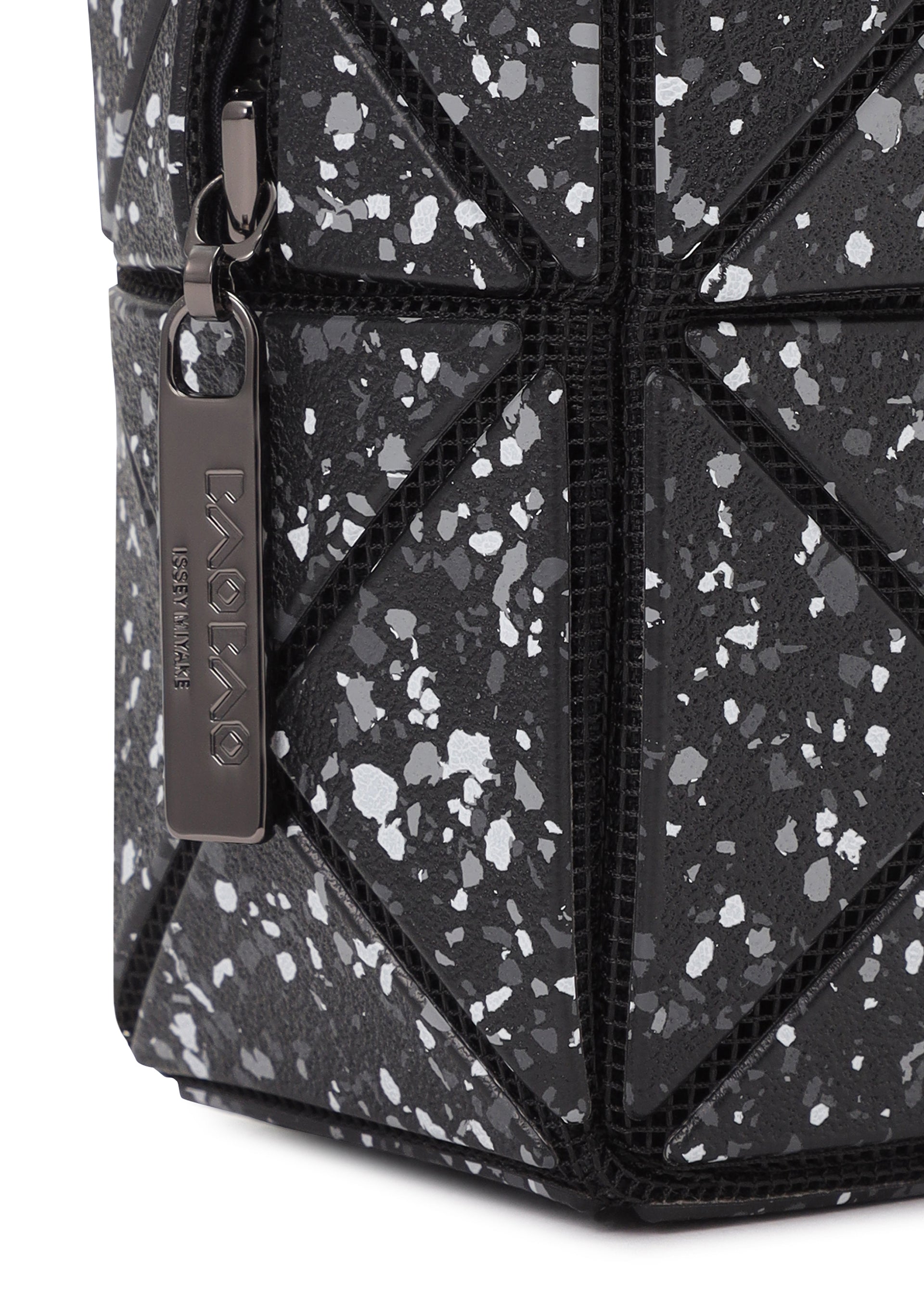 CITY – isseymiyake.com