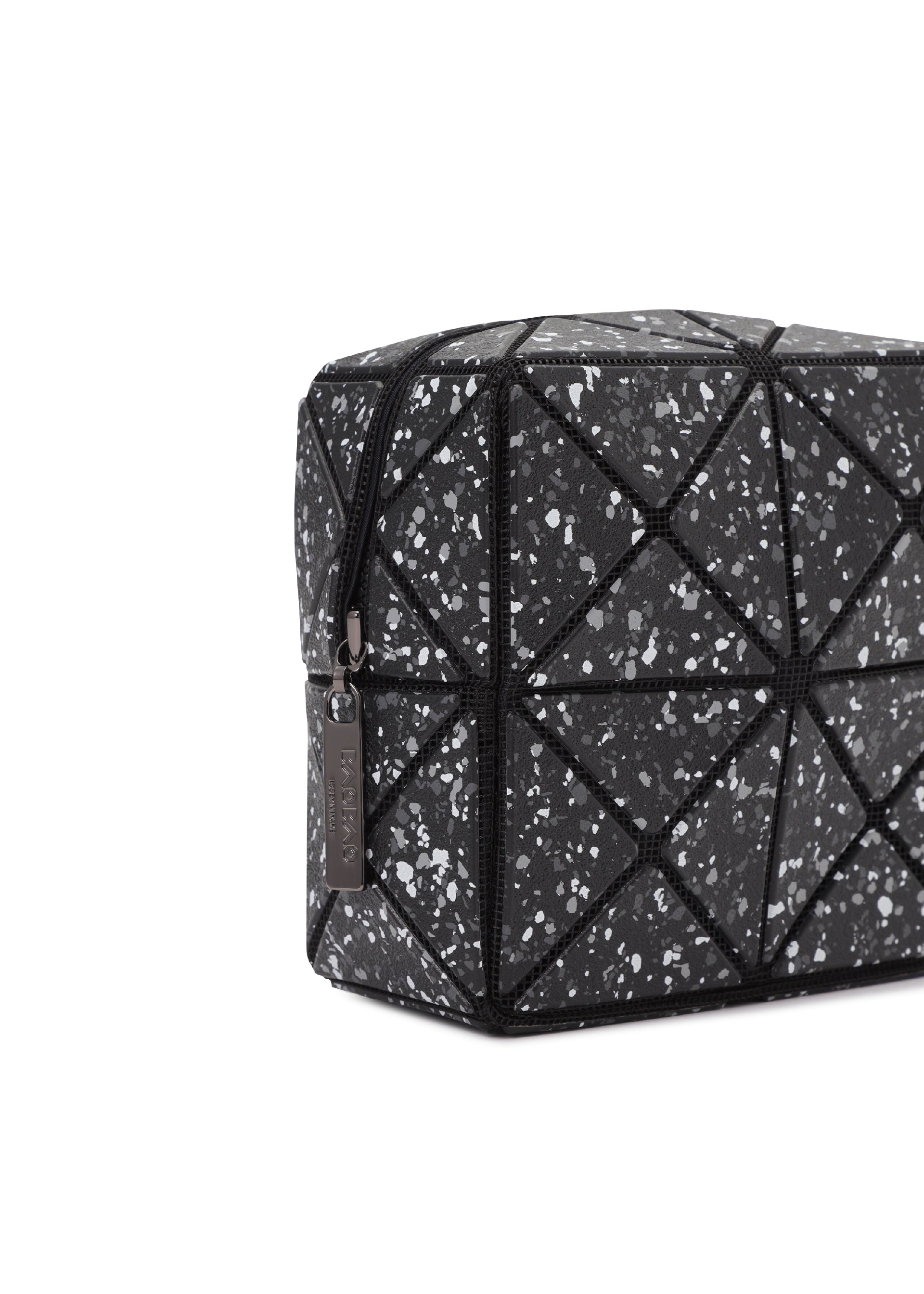 CITY – isseymiyake.com