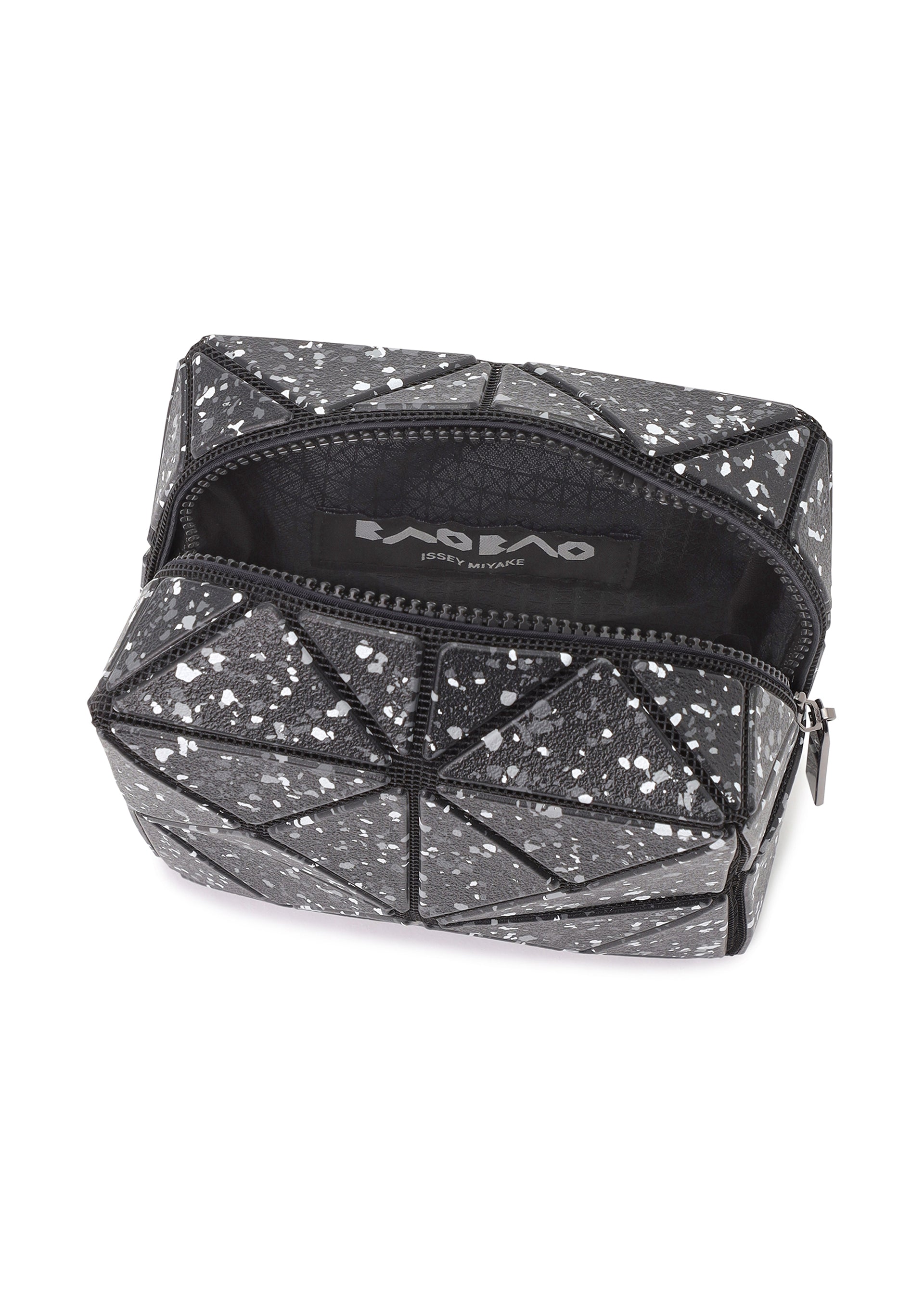 CITY – isseymiyake.com