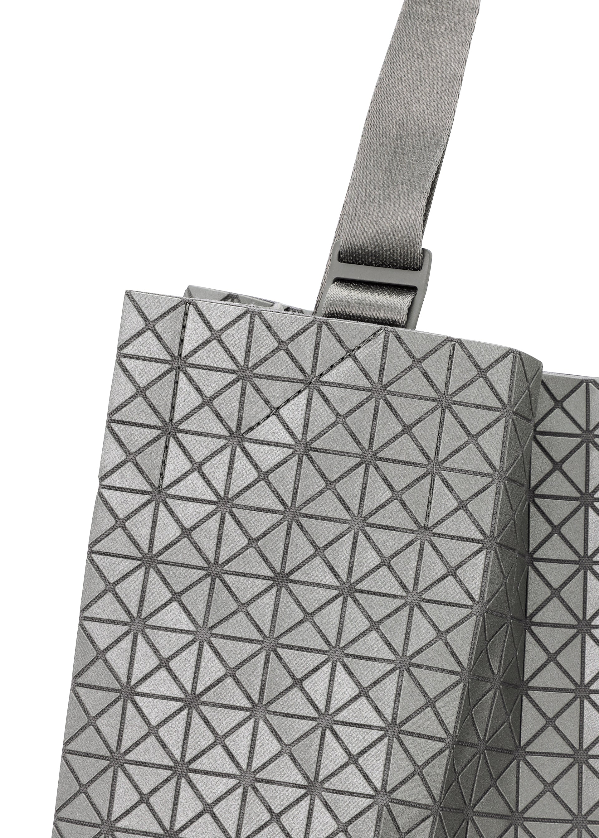 CART S REFLECTOR – isseymiyake.com