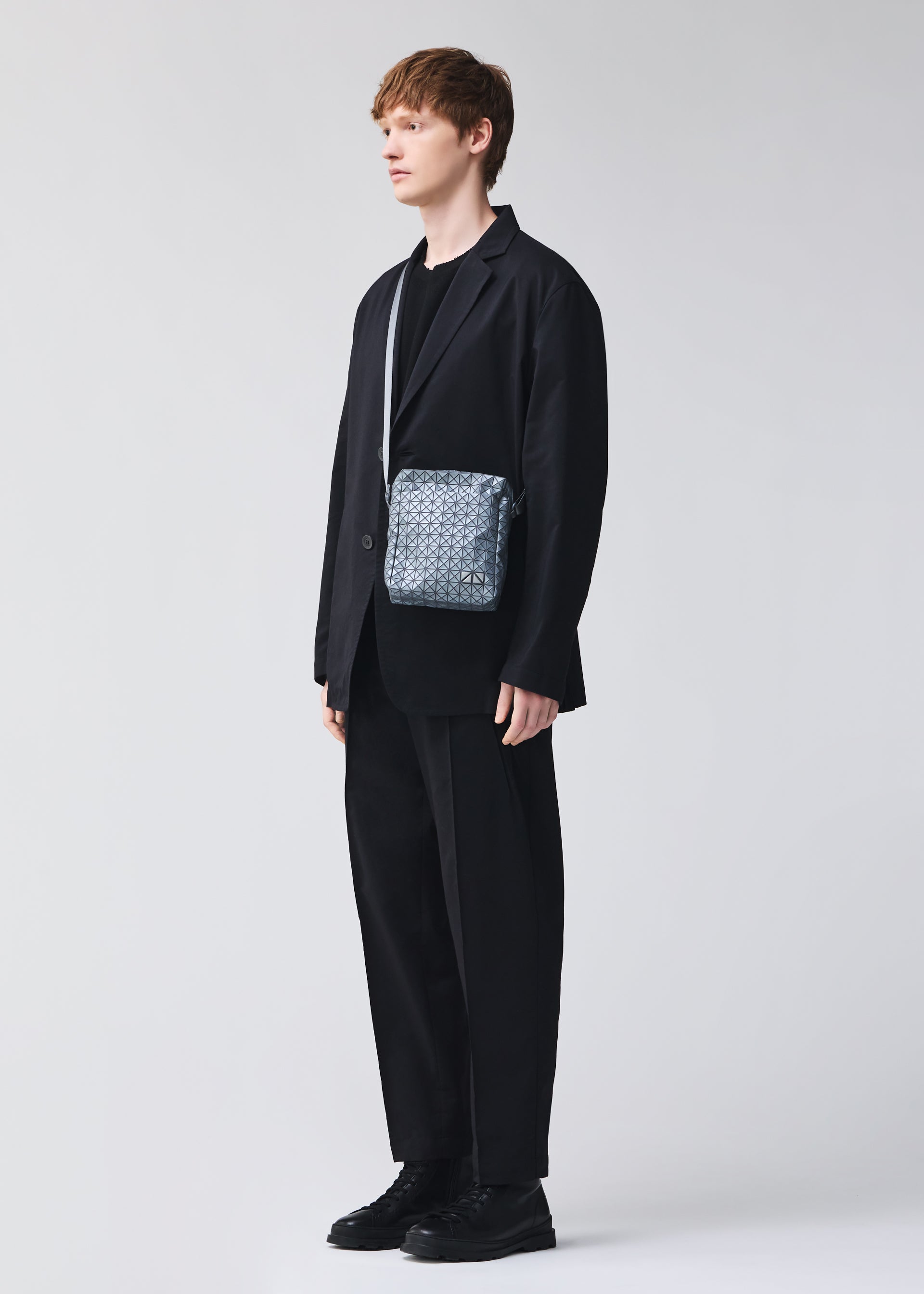バッグ＆財布／ショルダーバッグ – isseymiyake.com