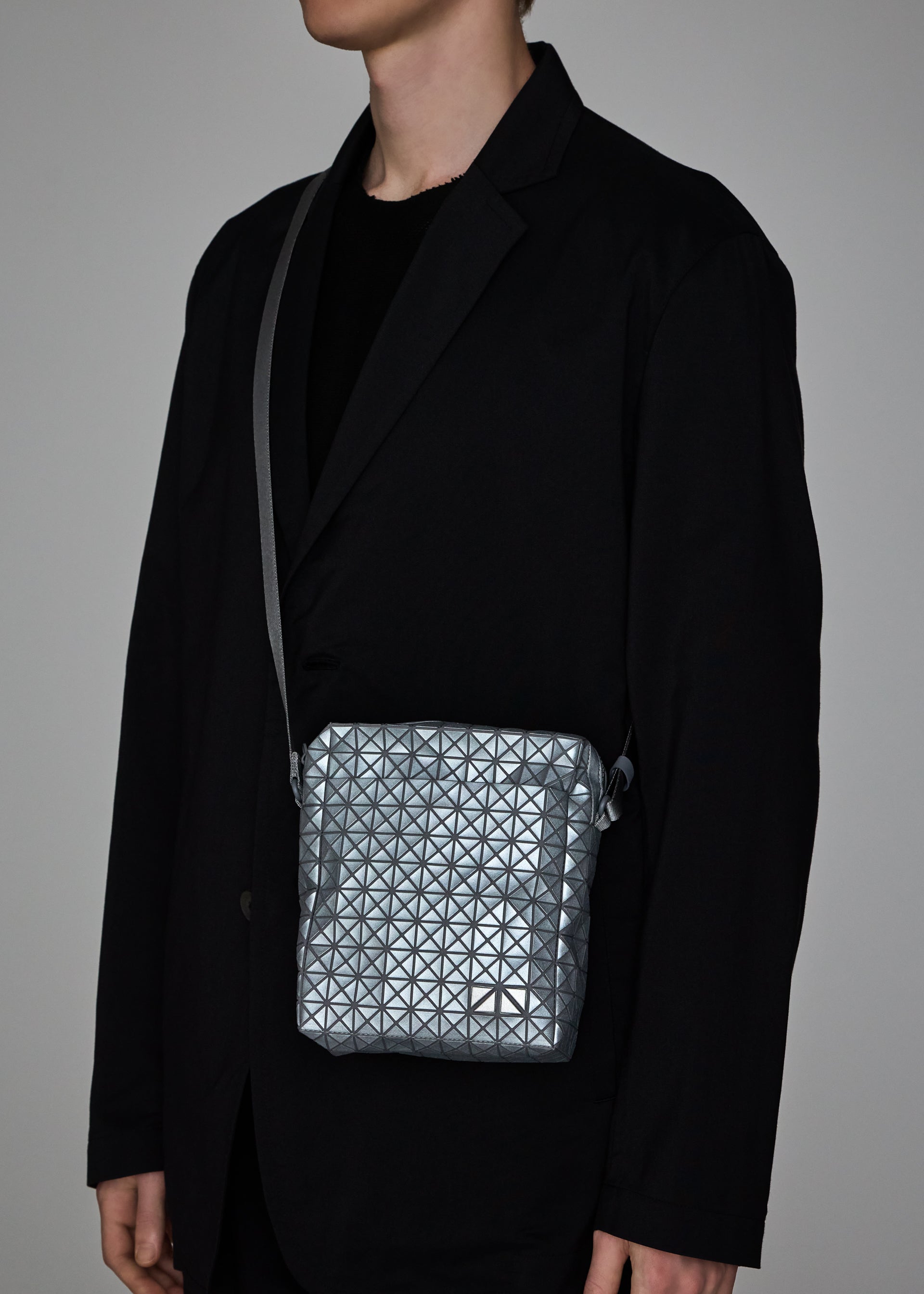 VOYAGER REFLECTOR – isseymiyake.com