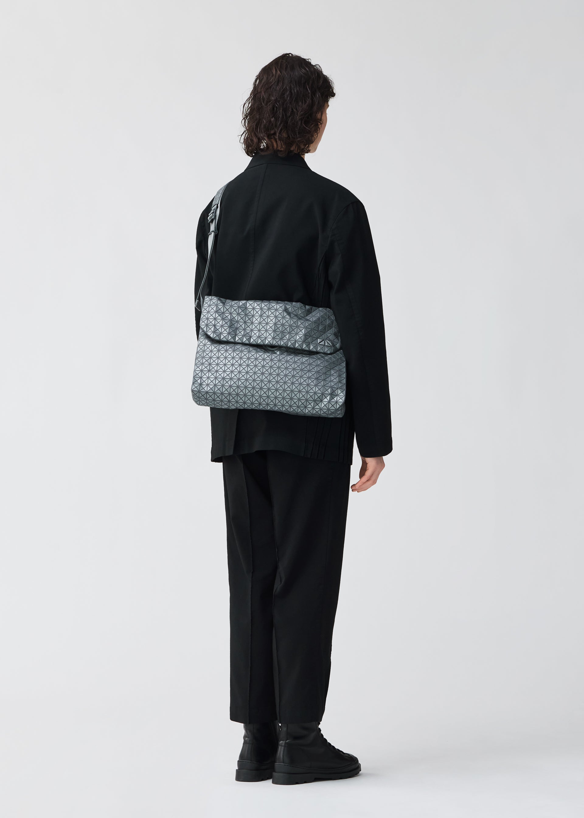 FROGGY REFLECTOR – isseymiyake.com