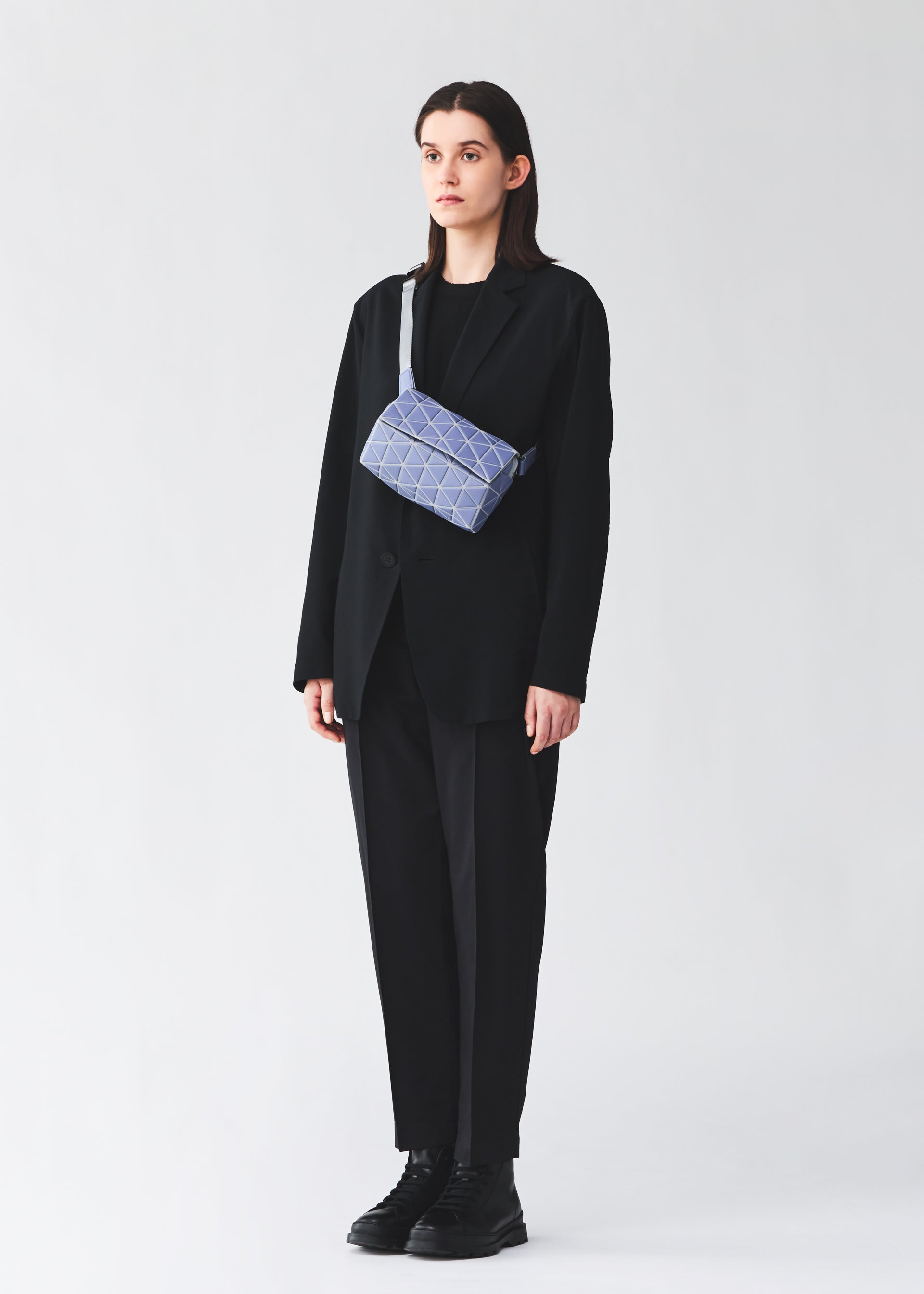バッグ＆財布／ショルダーバッグ – isseymiyake.com