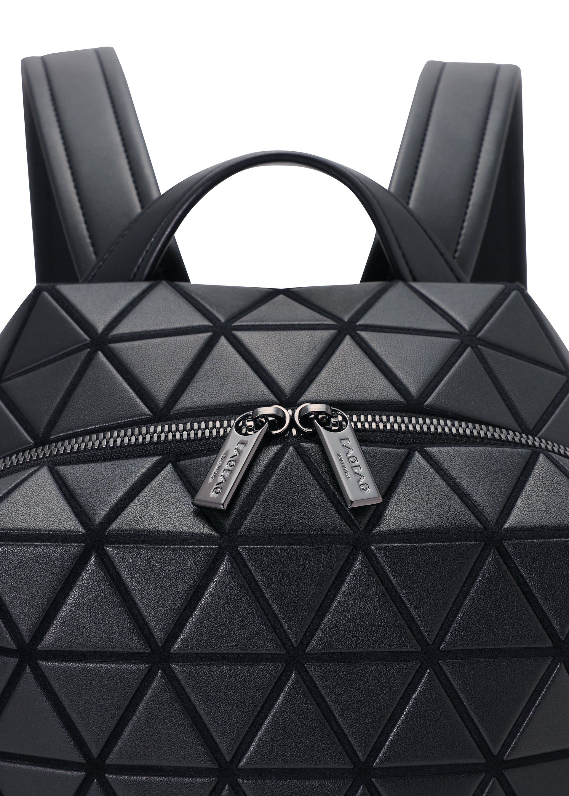 HEXAGON – isseymiyake.com