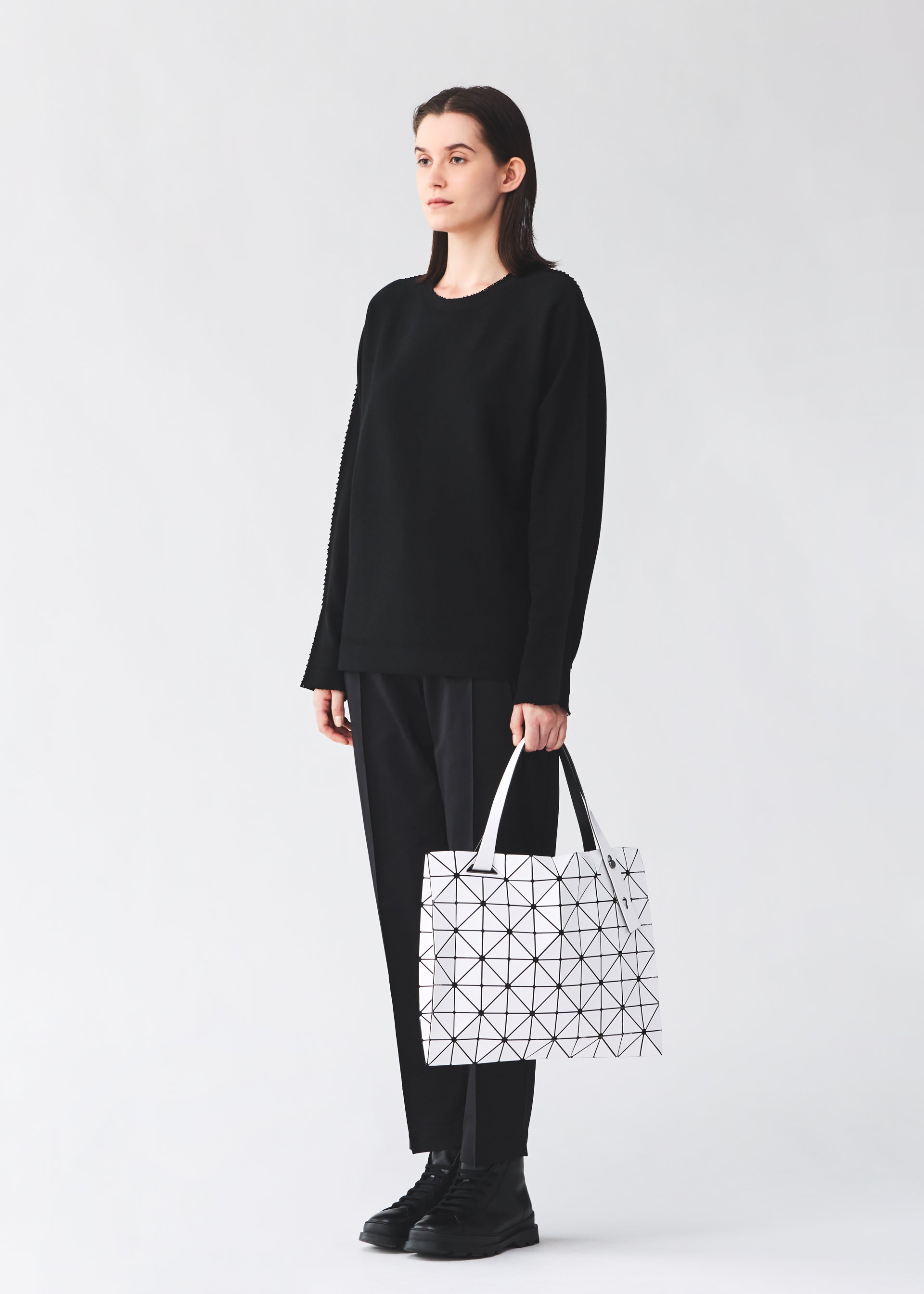 バッグ＆財布／ハンドバッグ – isseymiyake.com