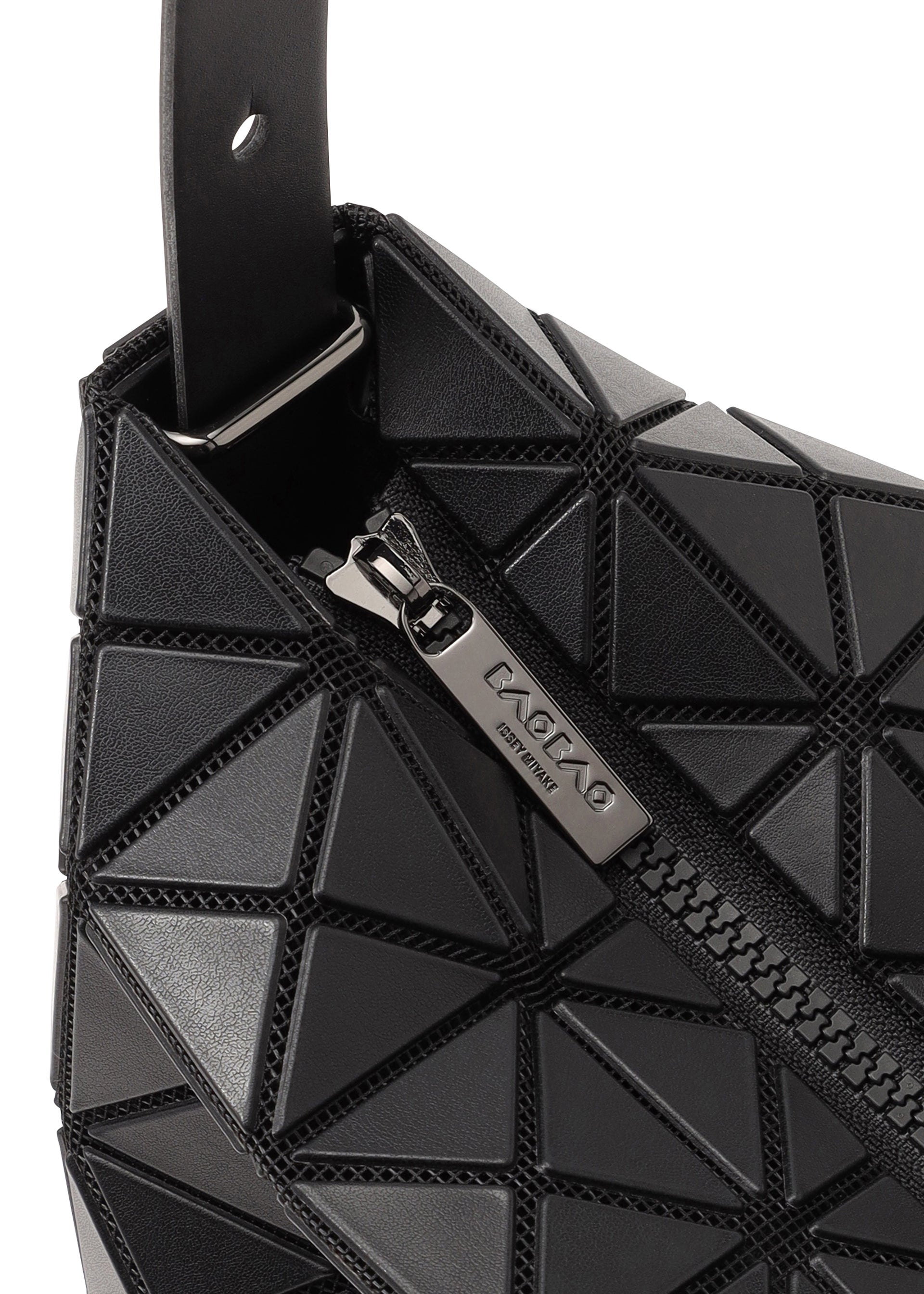 VALLEY – isseymiyake.com