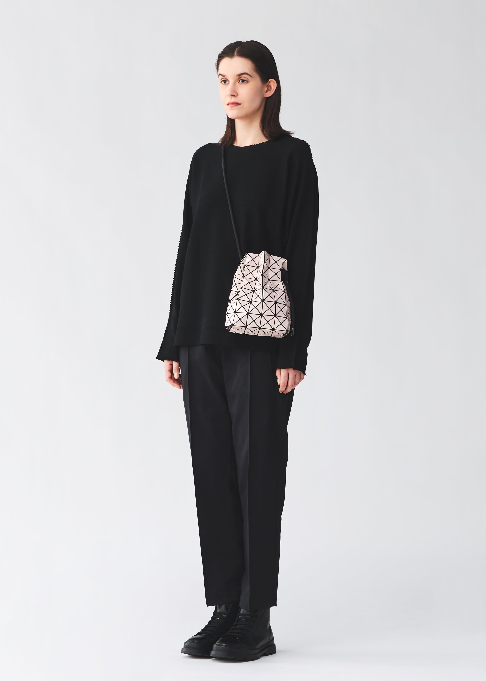 バッグ＆財布 – Page 3 – isseymiyake.com