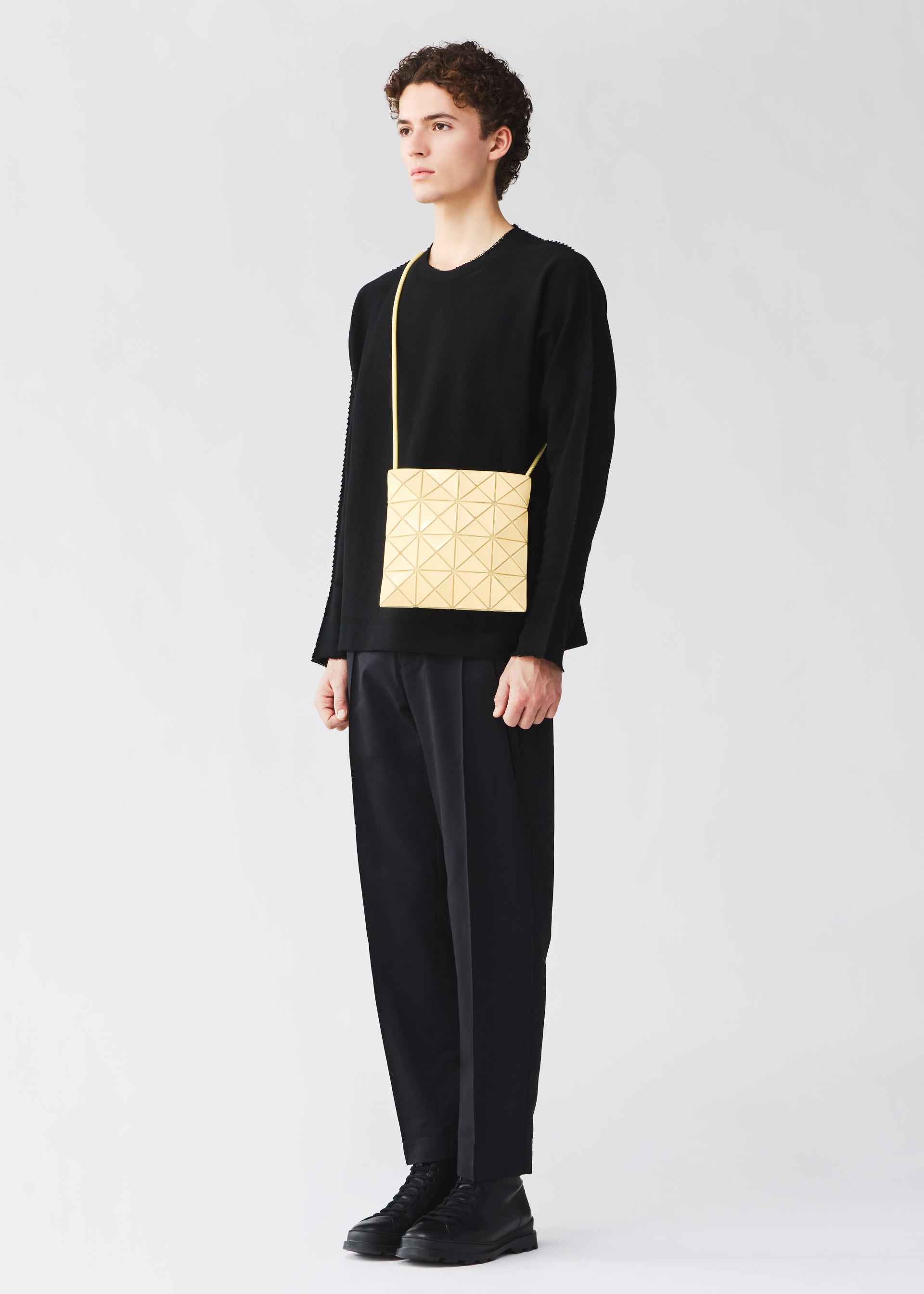 あ*す様 ISSEY MIYAKE LUCENT Pixel ショルダーバッグ LUCENT ONE-TONE – isseymiyake.com
