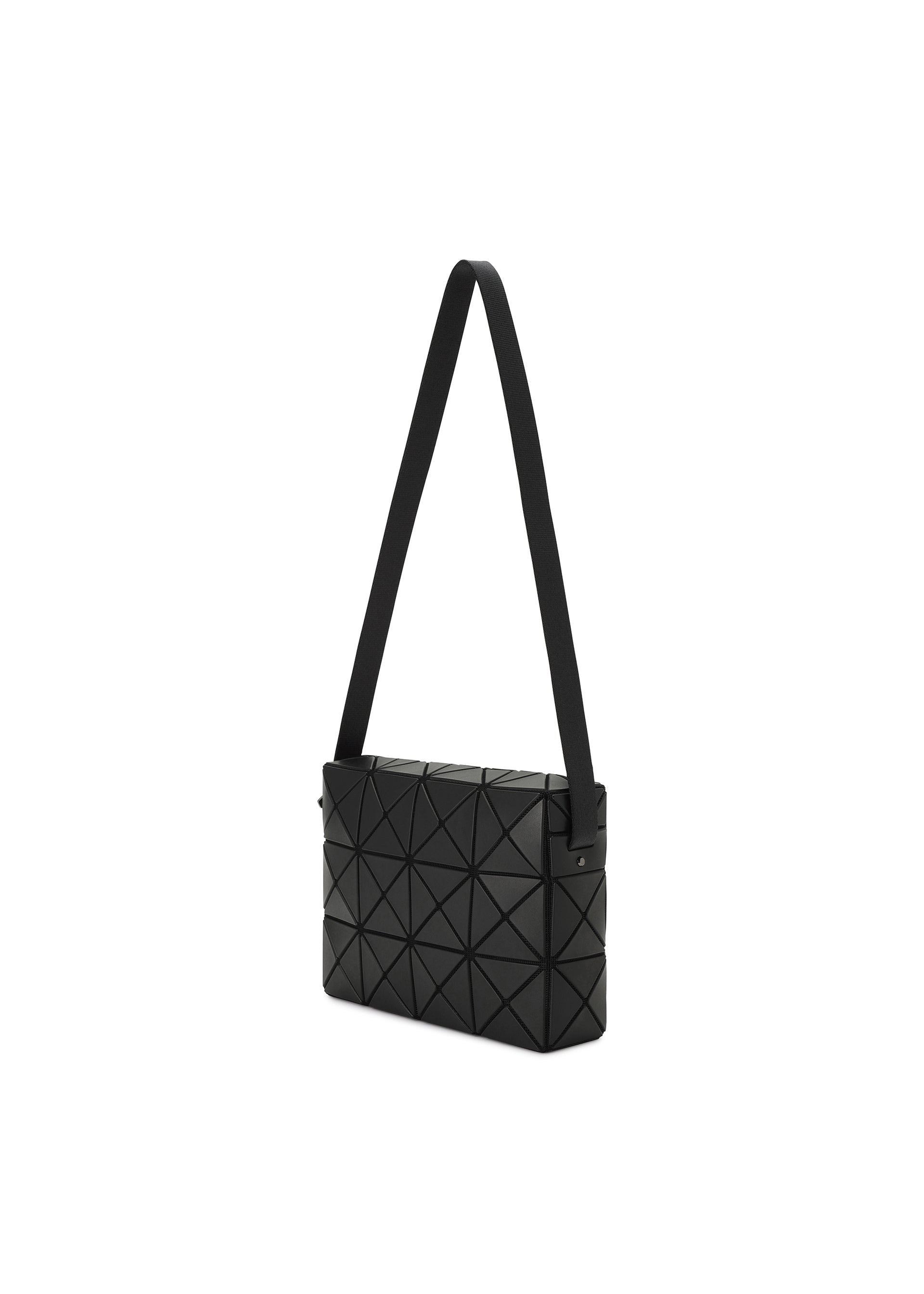 未使用 バオバオ　イッセイミヤケ　 ショルダーバッグ 黒 ブラック キューボイド CUBOID – isseymiyake.com