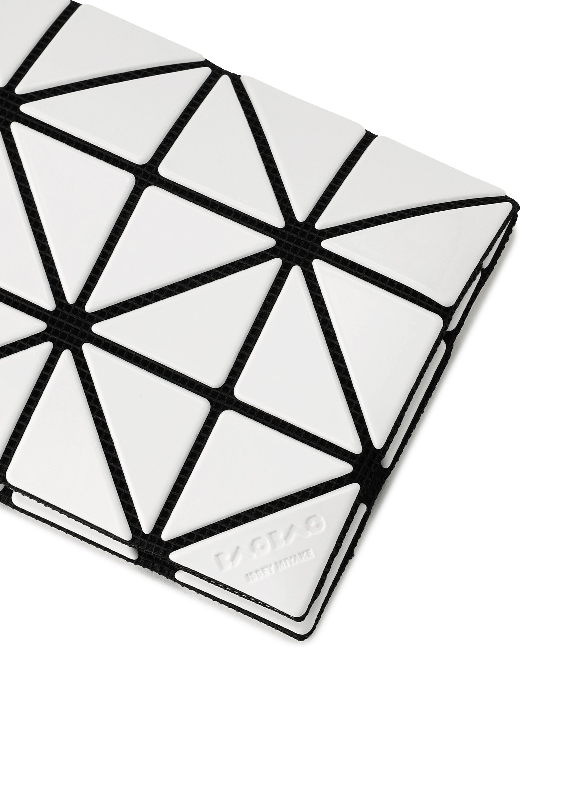 CARD CASE – isseymiyake.com