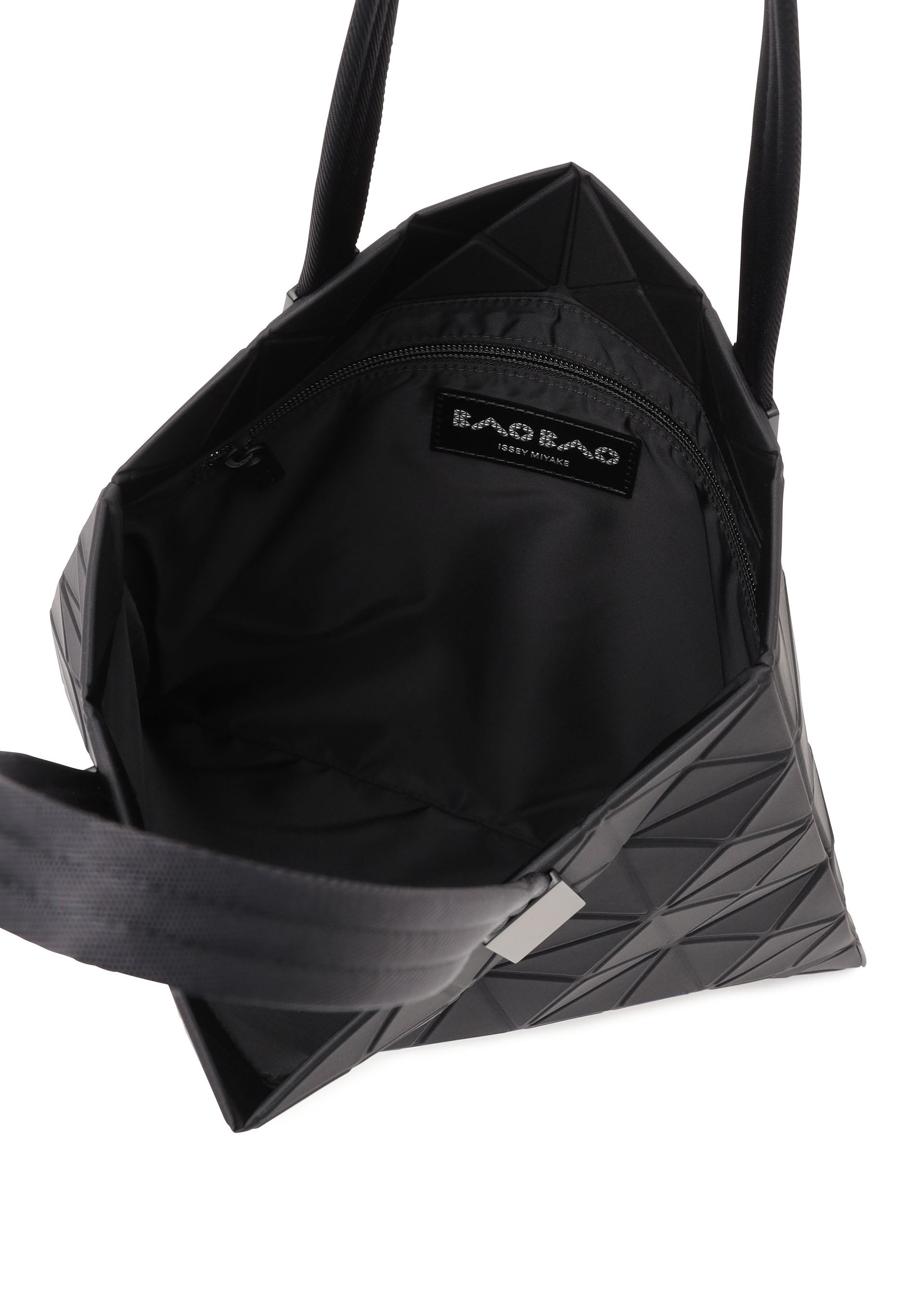 TRACK – isseymiyake.com
