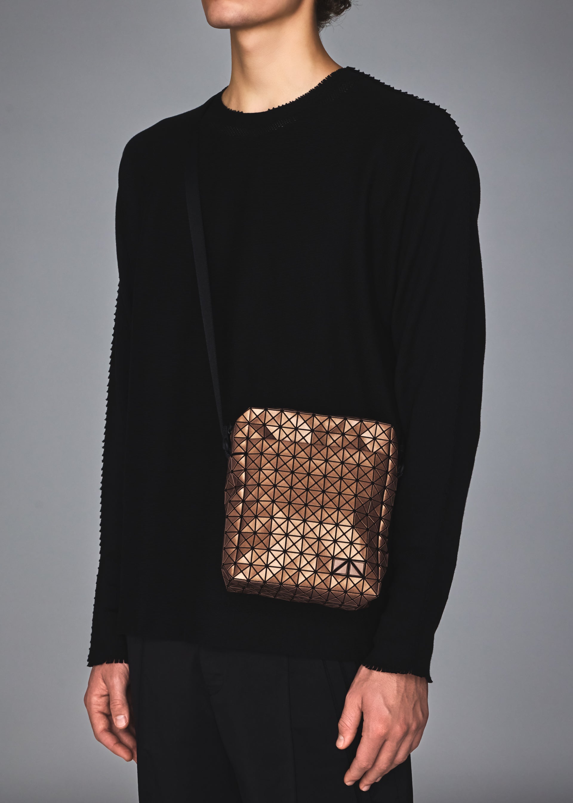 VOYAGER REFLECTOR – isseymiyake.com