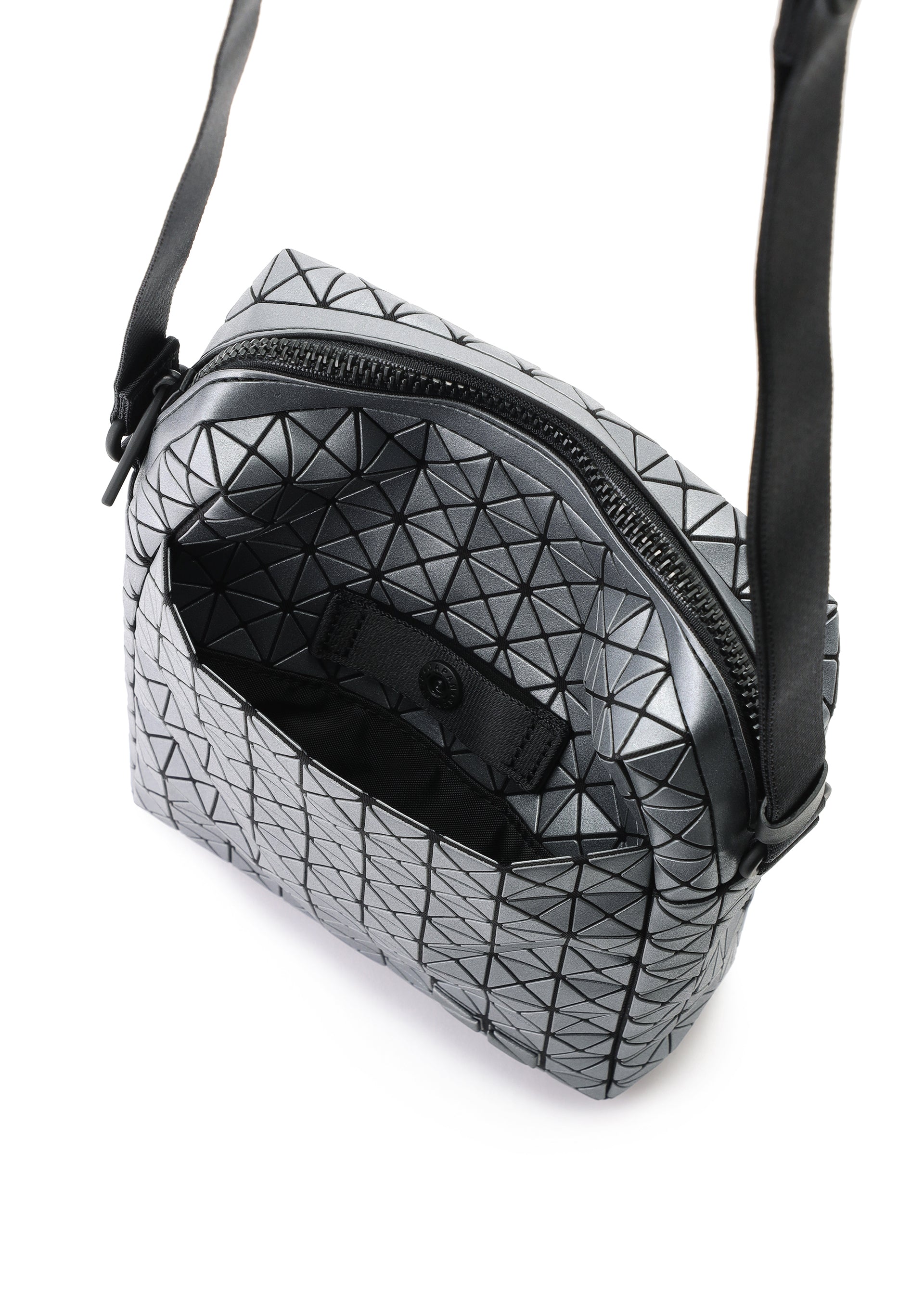 VOYAGER REFLECTOR – isseymiyake.com