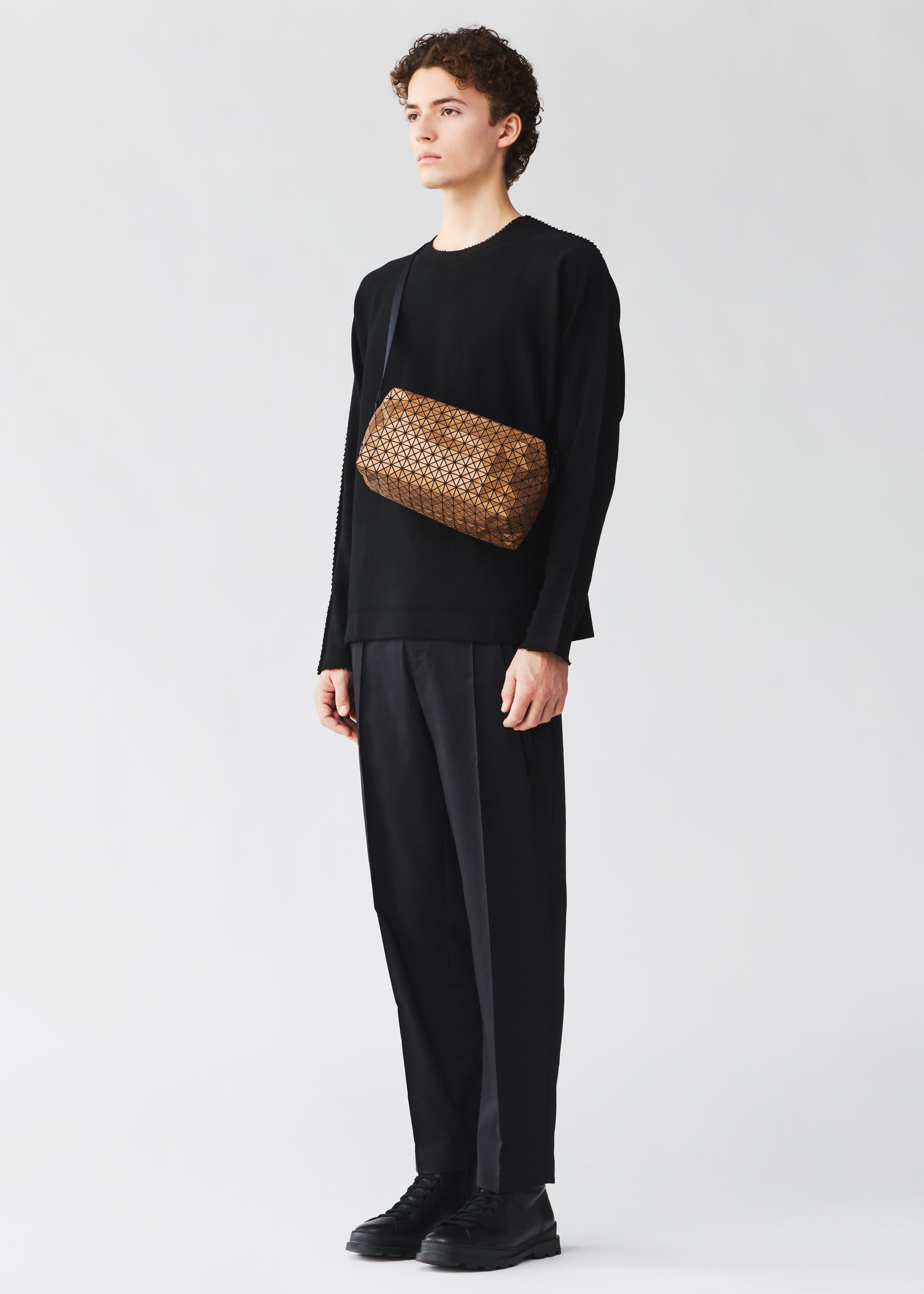 工芸品 BVB SADDLE BAG REFLECTOR – isseymiyake.com