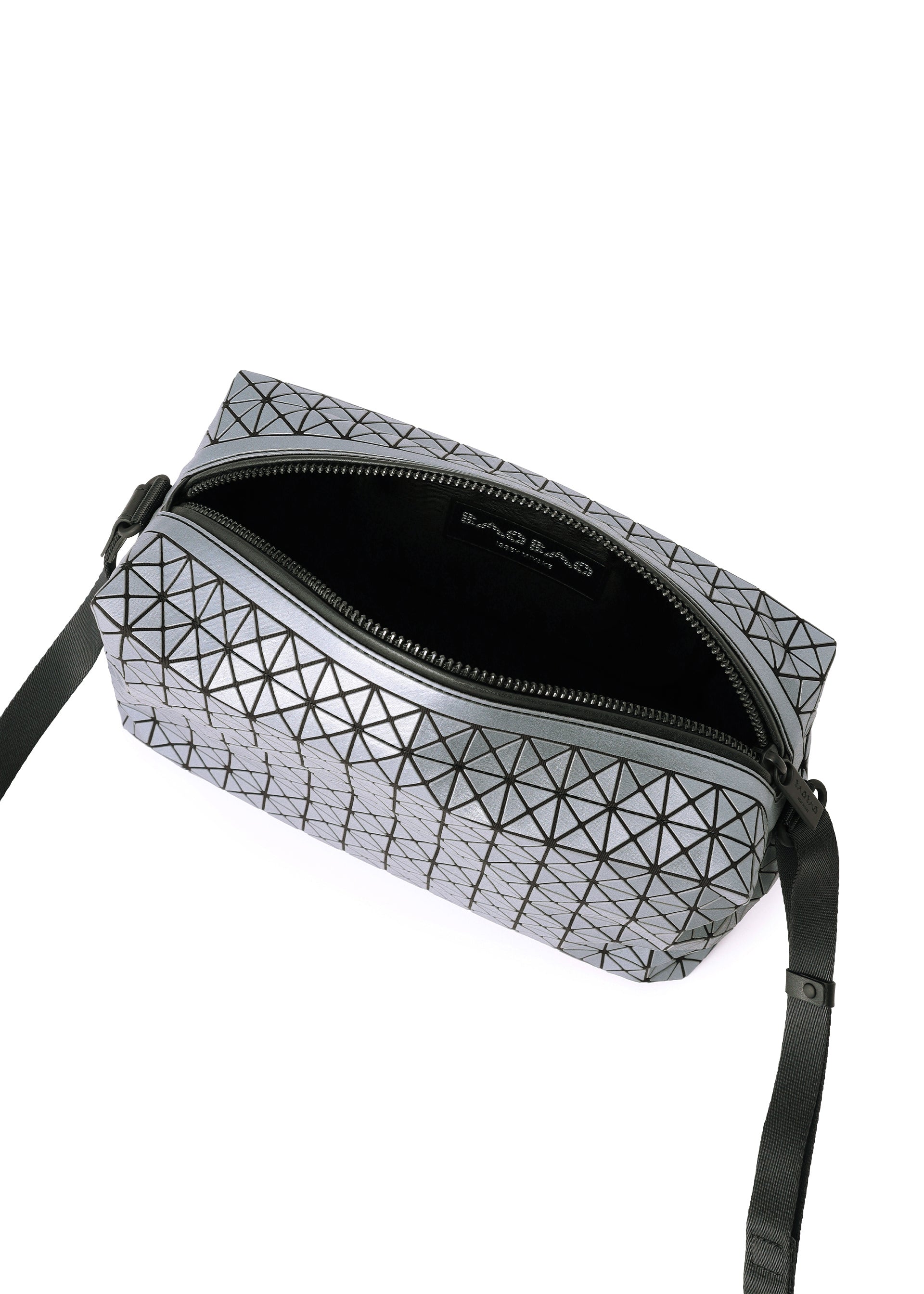 SADDLE BAG REFLECTOR – isseymiyake.com