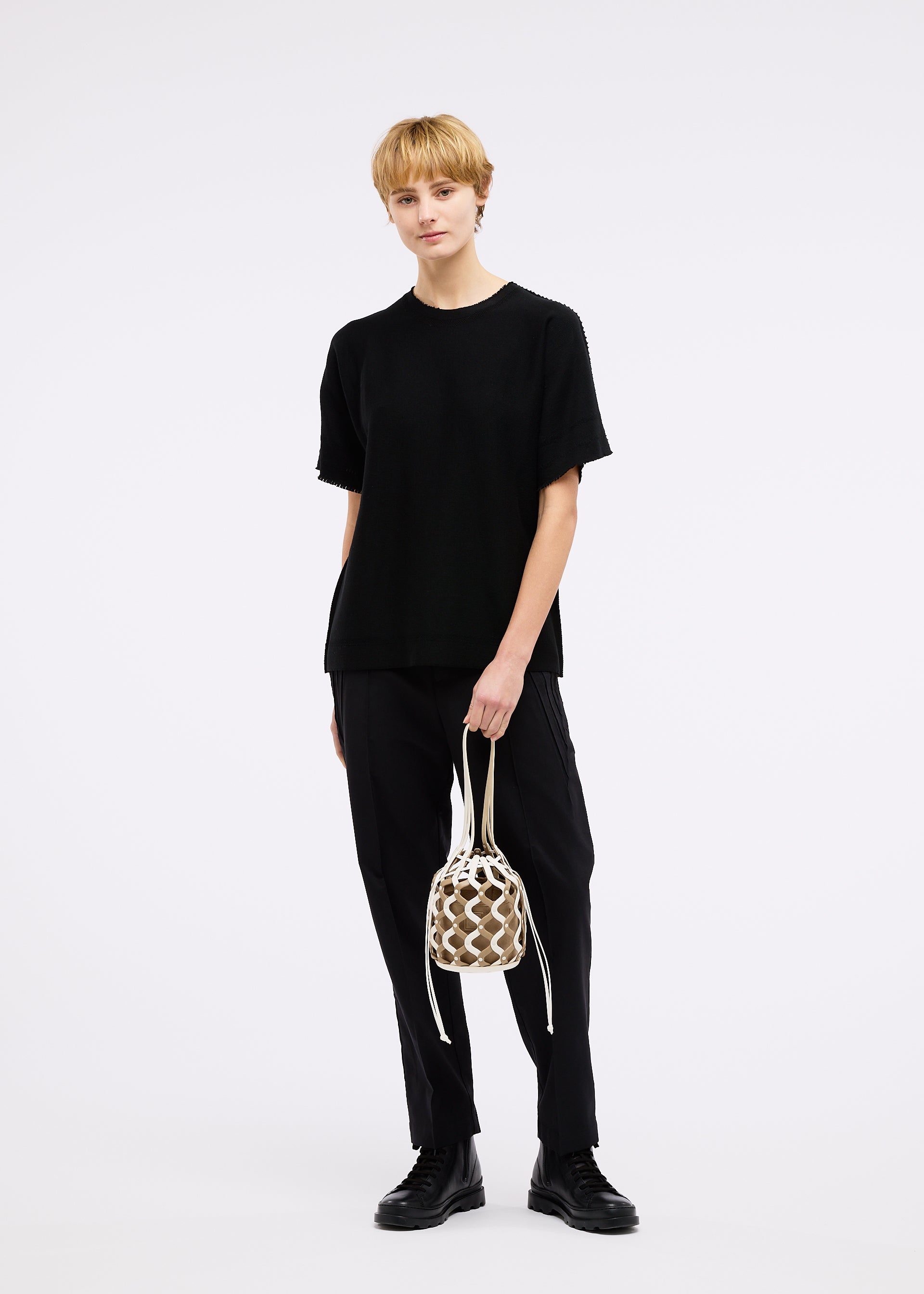 バッグ＆財布／ハンドバッグ – isseymiyake.com