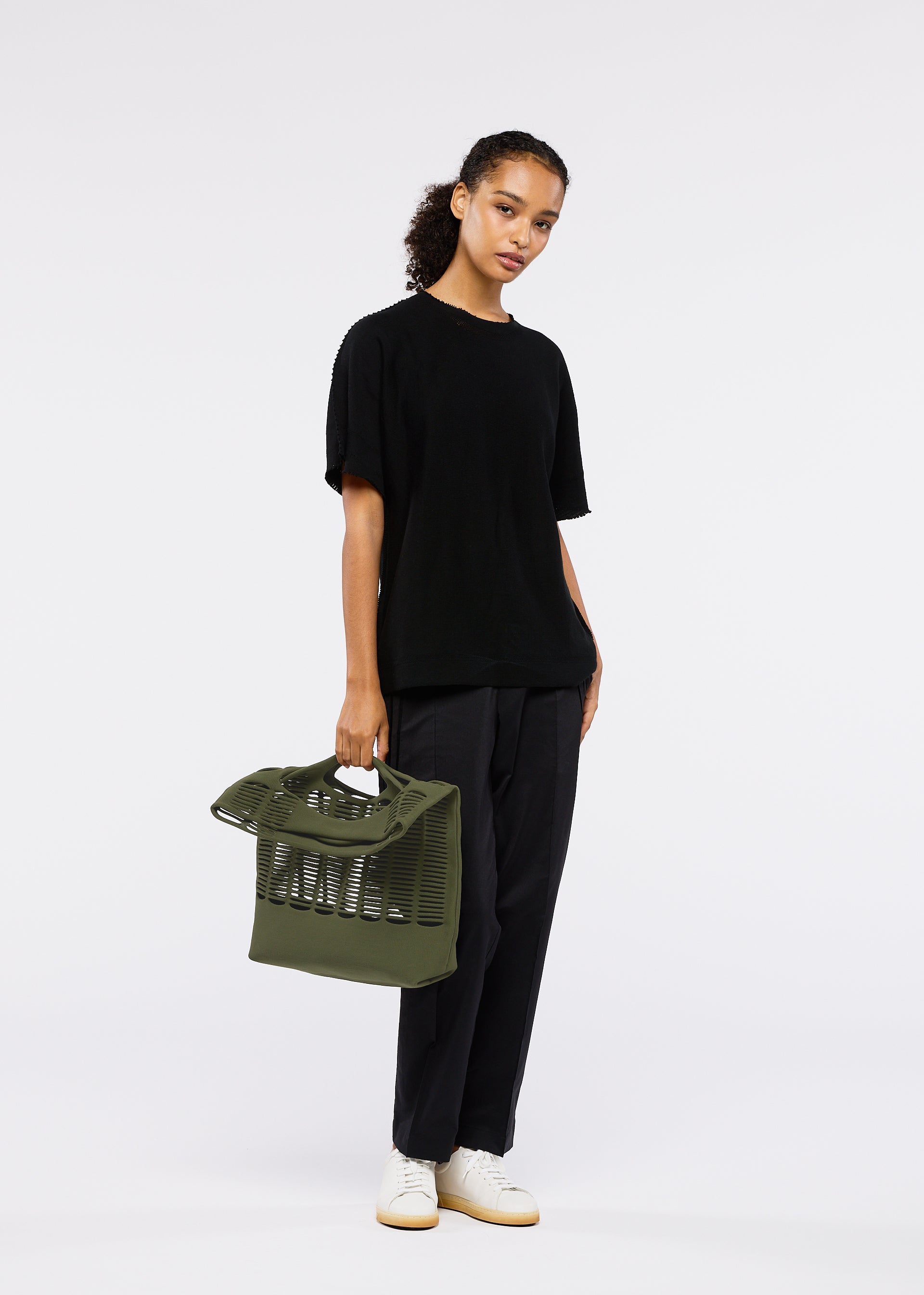 MOKKO TOWN SHOULDER – isseymiyake.com